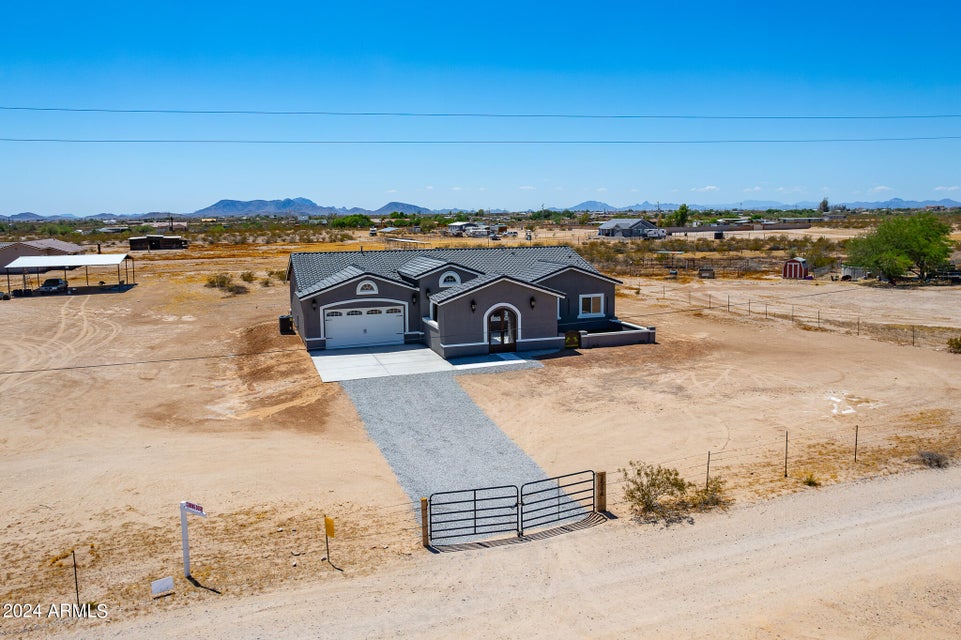 Tonopah, Arizona, 85354, United States, 4 Bedrooms Bedrooms, ,1 BathroomBathrooms,Residential,For Sale,1975997