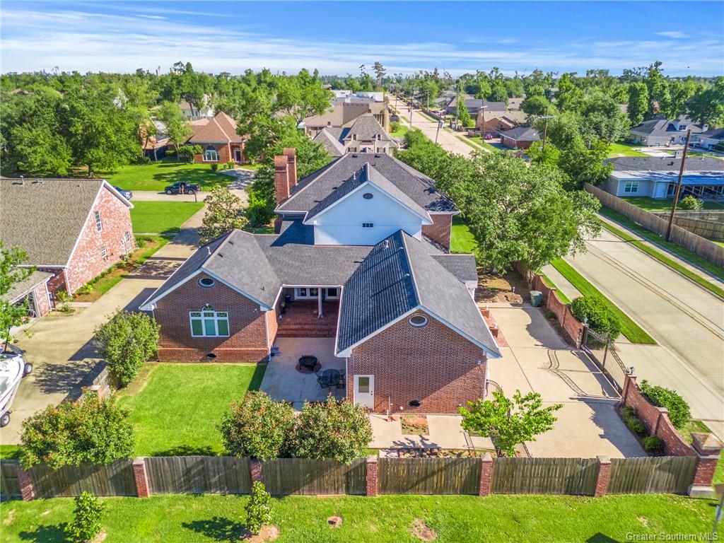 Lake Charles, Louisiana, 70605, United States, 5 Bedrooms Bedrooms, ,4 BathroomsBathrooms,Residential,For Sale,1977188