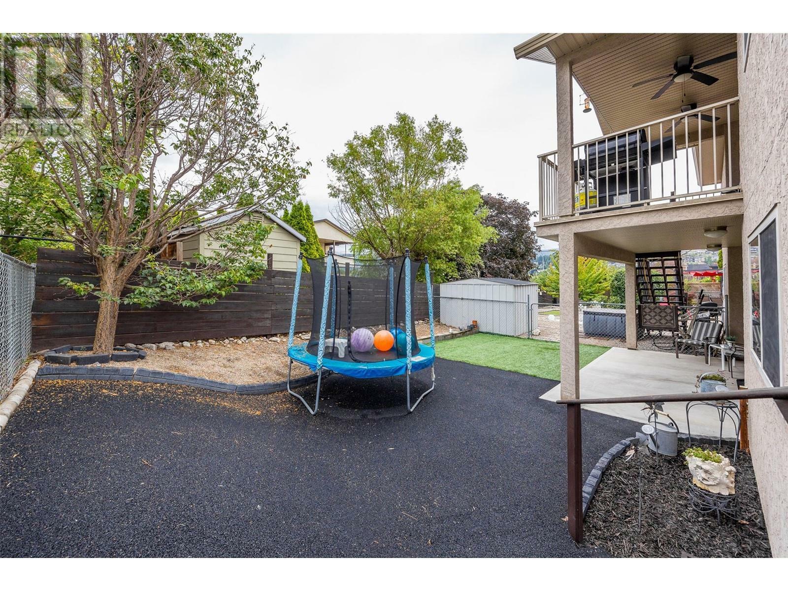 KELOWNA, British Columbia, V1P 1N8, CA, 6 Bedrooms Bedrooms, ,4 BathroomsBathrooms,Residential,For Sale,1837090