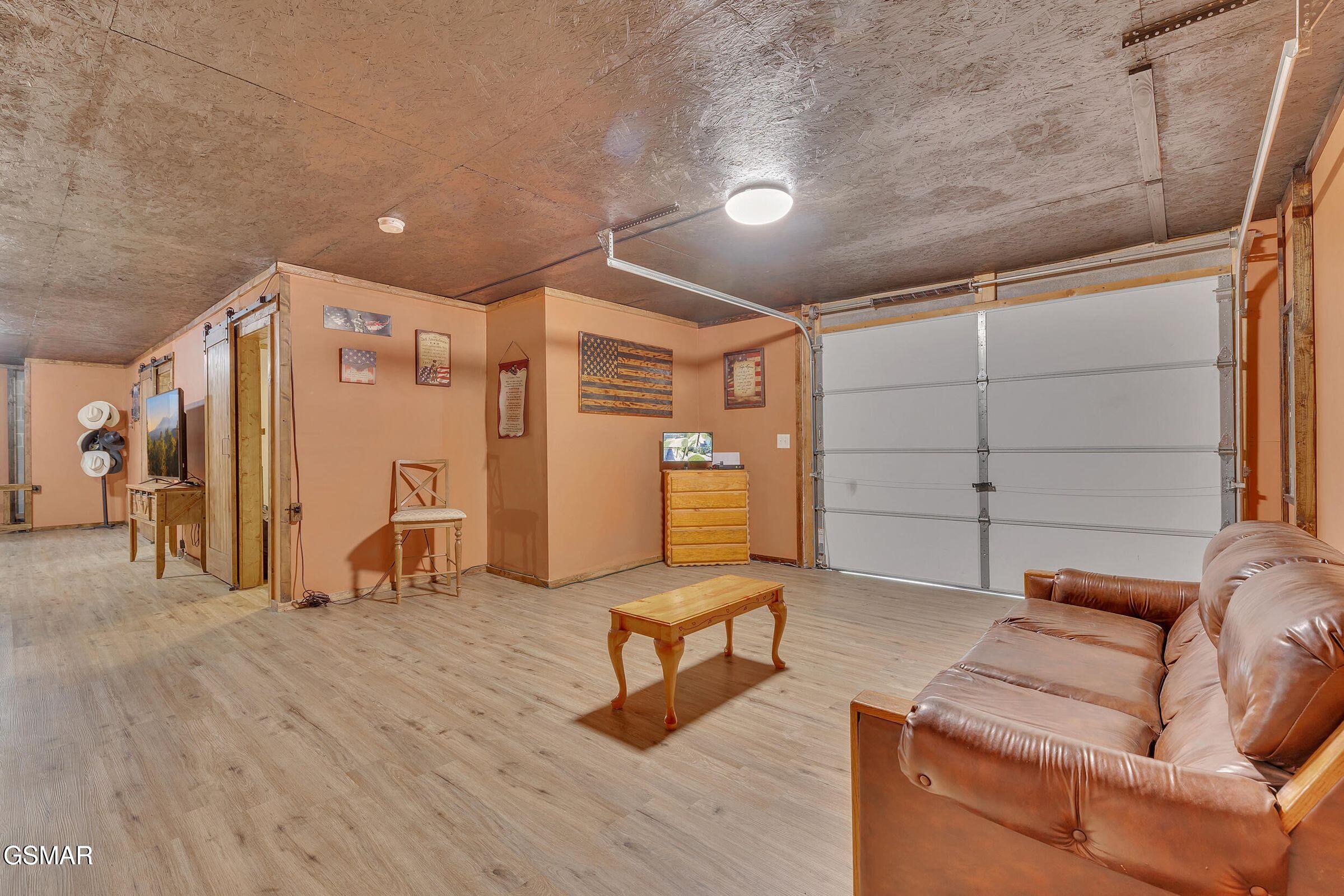 Bybee, Tennessee, 37713, United States, 4 Bedrooms Bedrooms, ,2 BathroomsBathrooms,Residential,For Sale,1980486