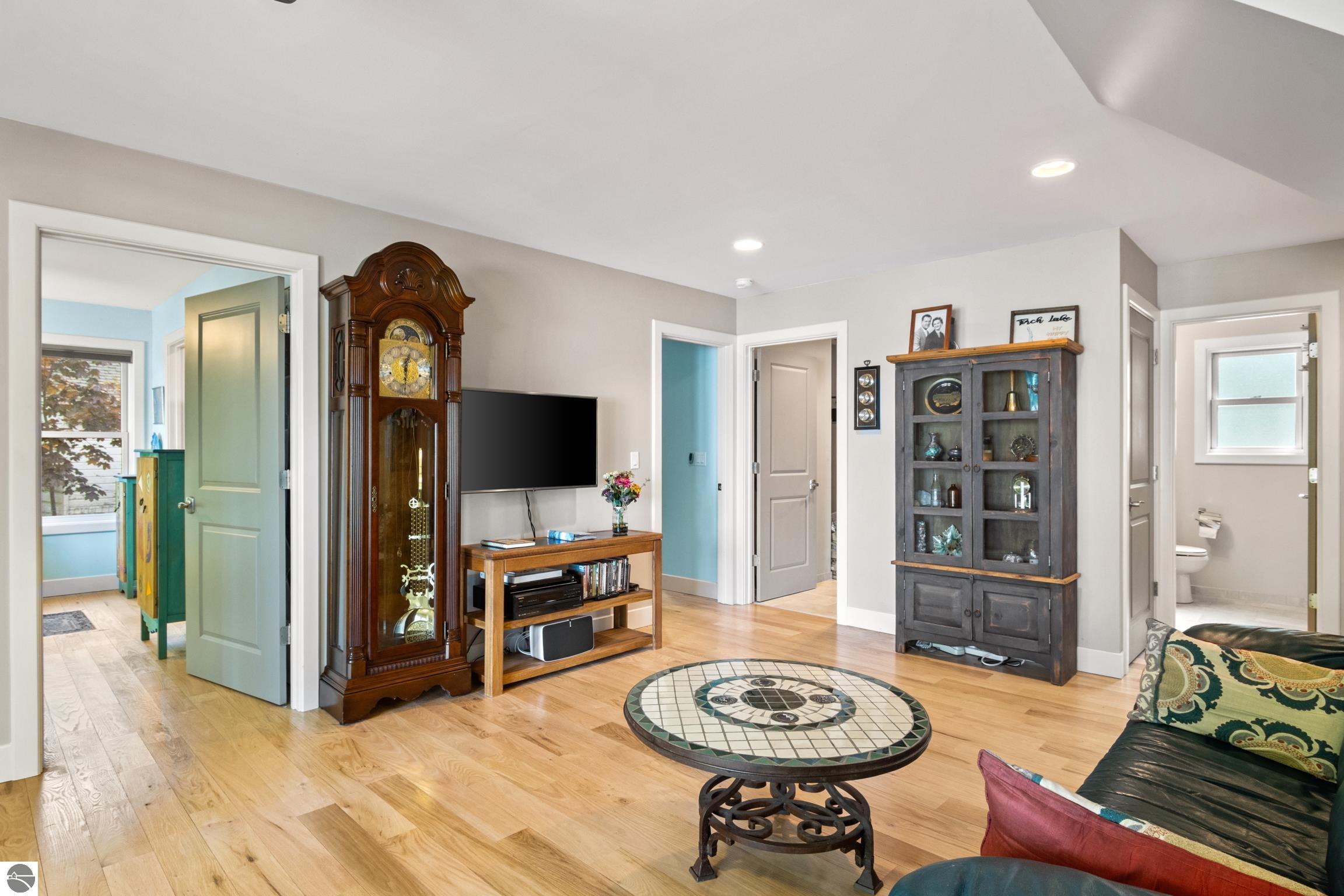 Alden, Michigan, 69612, United States, 4 Bedrooms Bedrooms, ,4 BathroomsBathrooms,Residential,For Sale,1849934