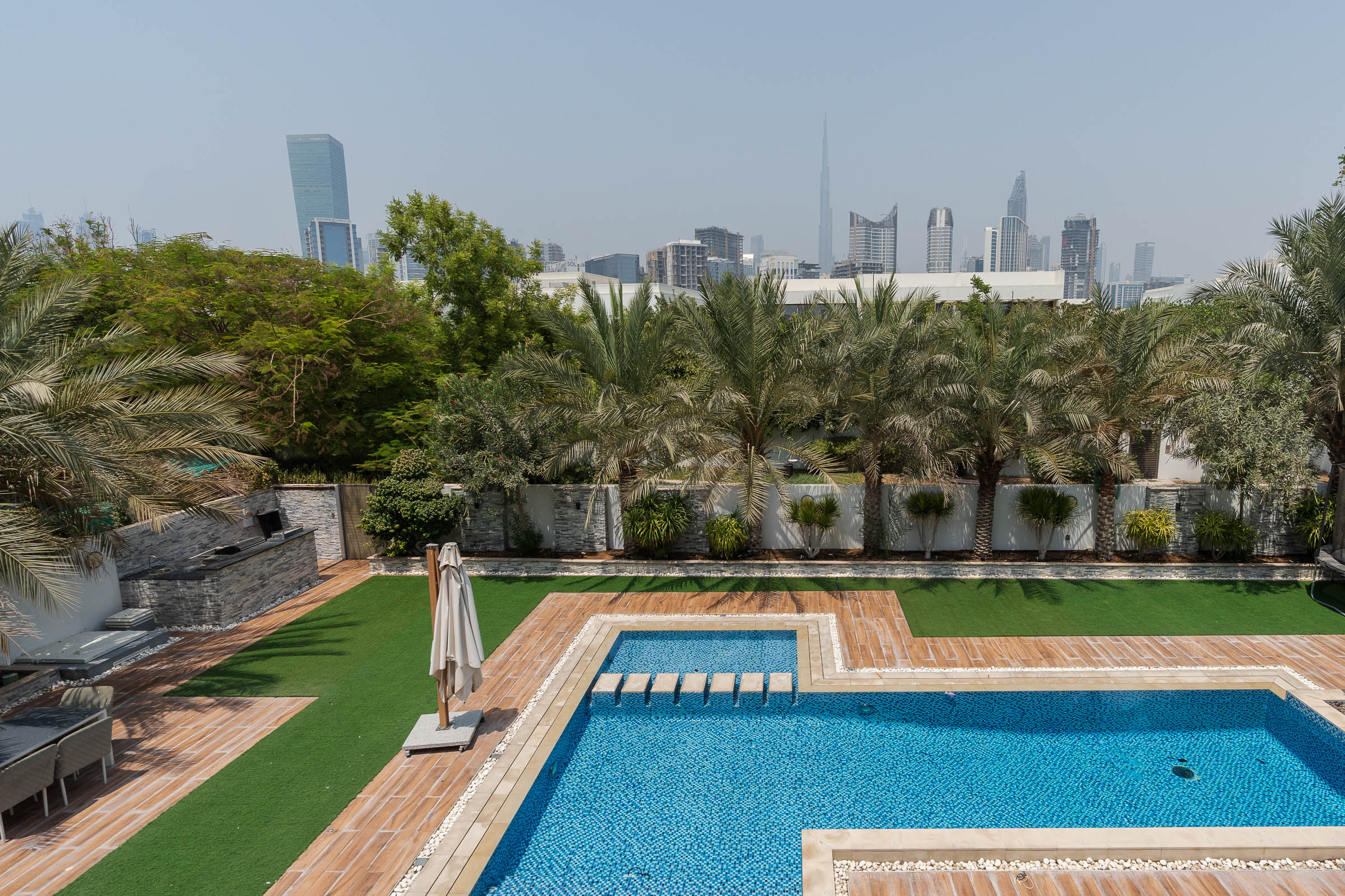  Villa on Private Corner Plot in District One - 物件實景
