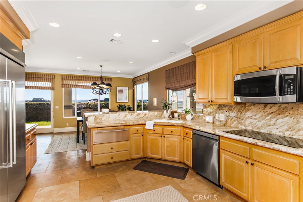 San Diego, California, 92107, United States, 6 Bedrooms Bedrooms, ,5 BathroomsBathrooms,Residential,For Sale,1843009