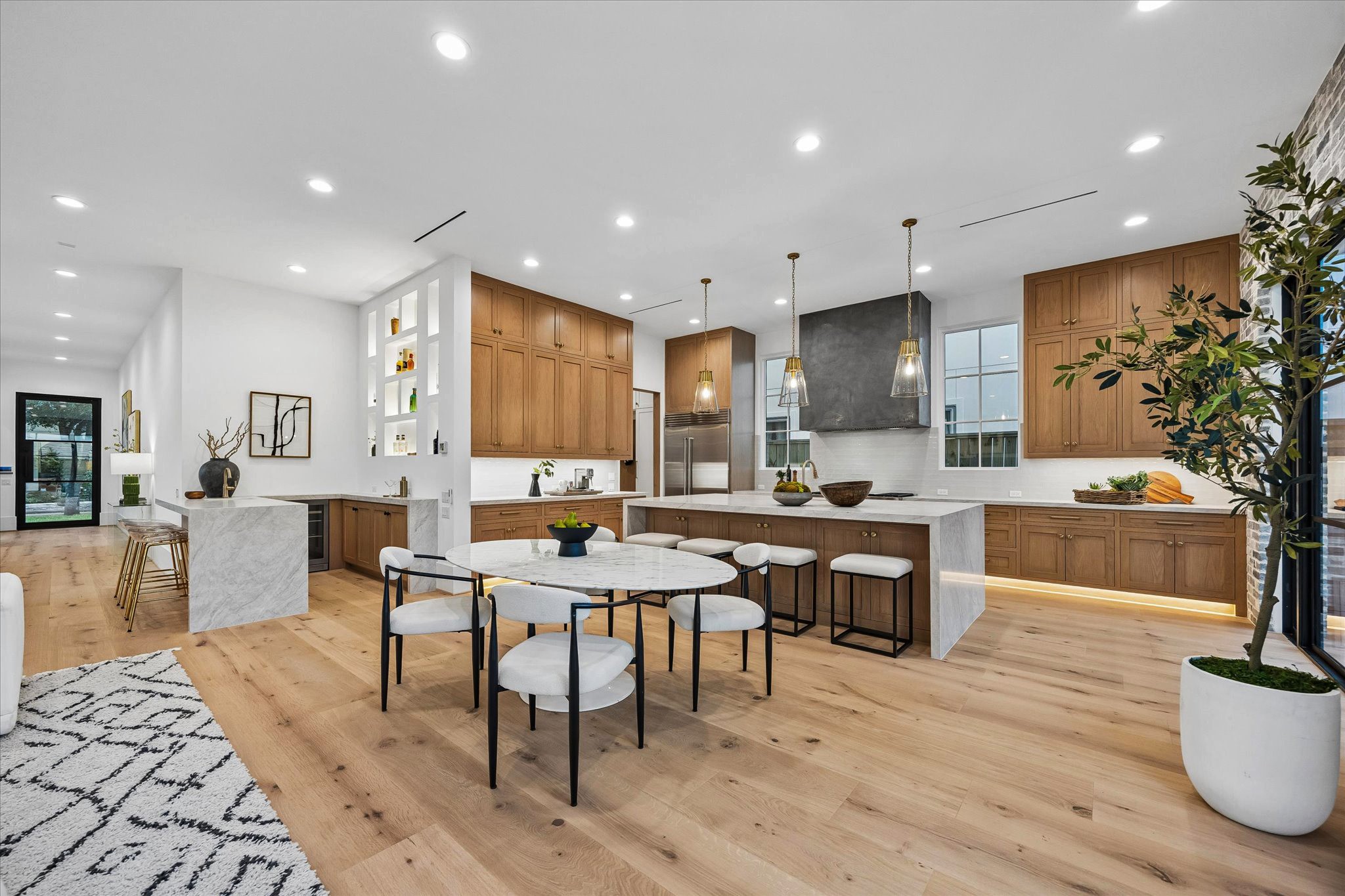  4230 Riley Street - 物件實景
