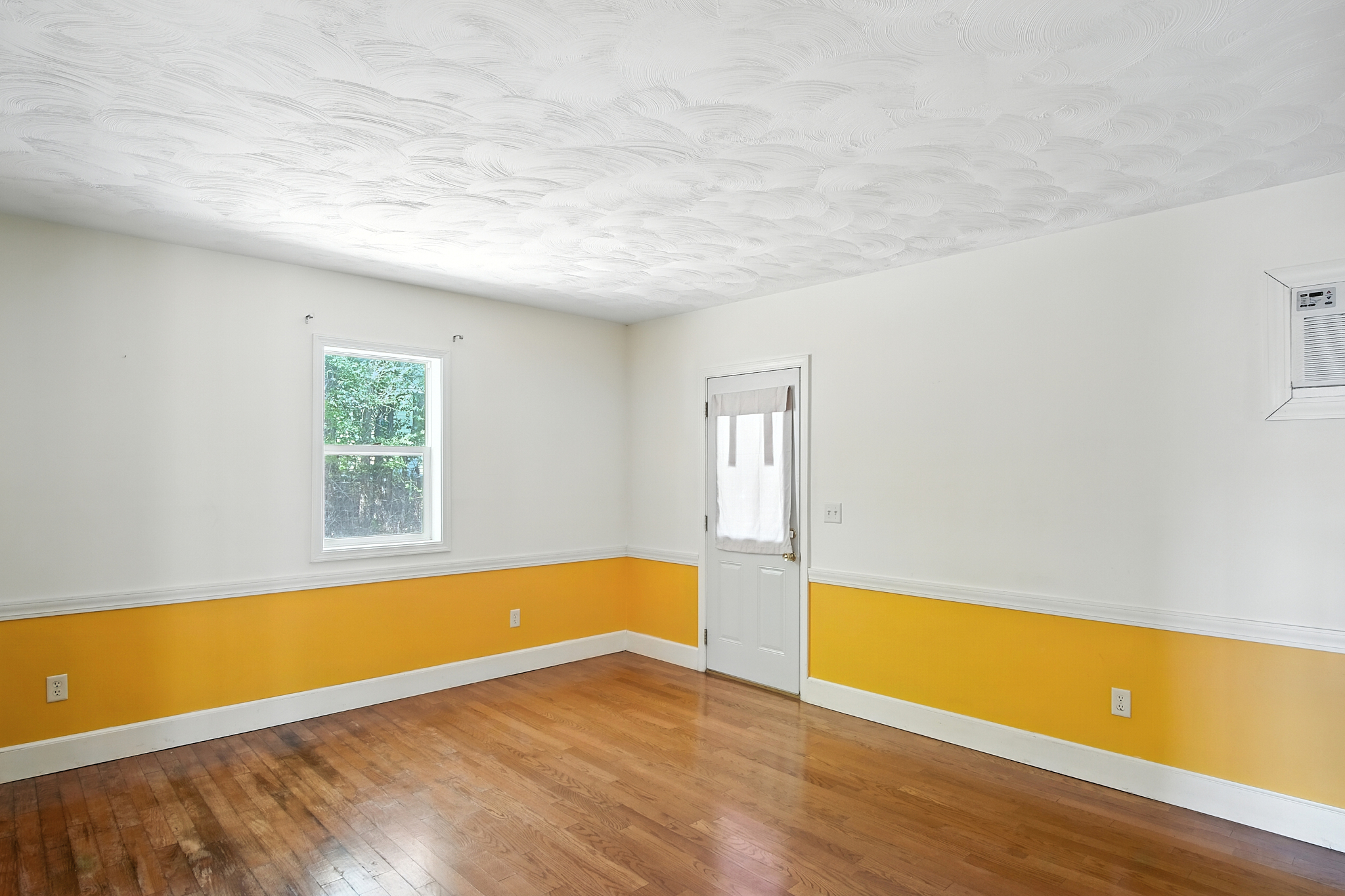 Hot Springs, South Dakota, 57747, United States, 5 Bedrooms Bedrooms, ,4 BathroomsBathrooms,Residential,For Sale,1983319