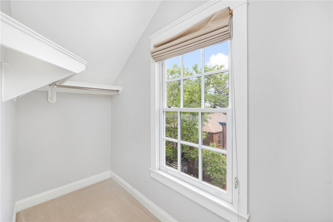 Providence, Rhode Island, 02903, United States, 2 Bedrooms Bedrooms, ,2 BathroomsBathrooms,Residential,For Sale,1868590