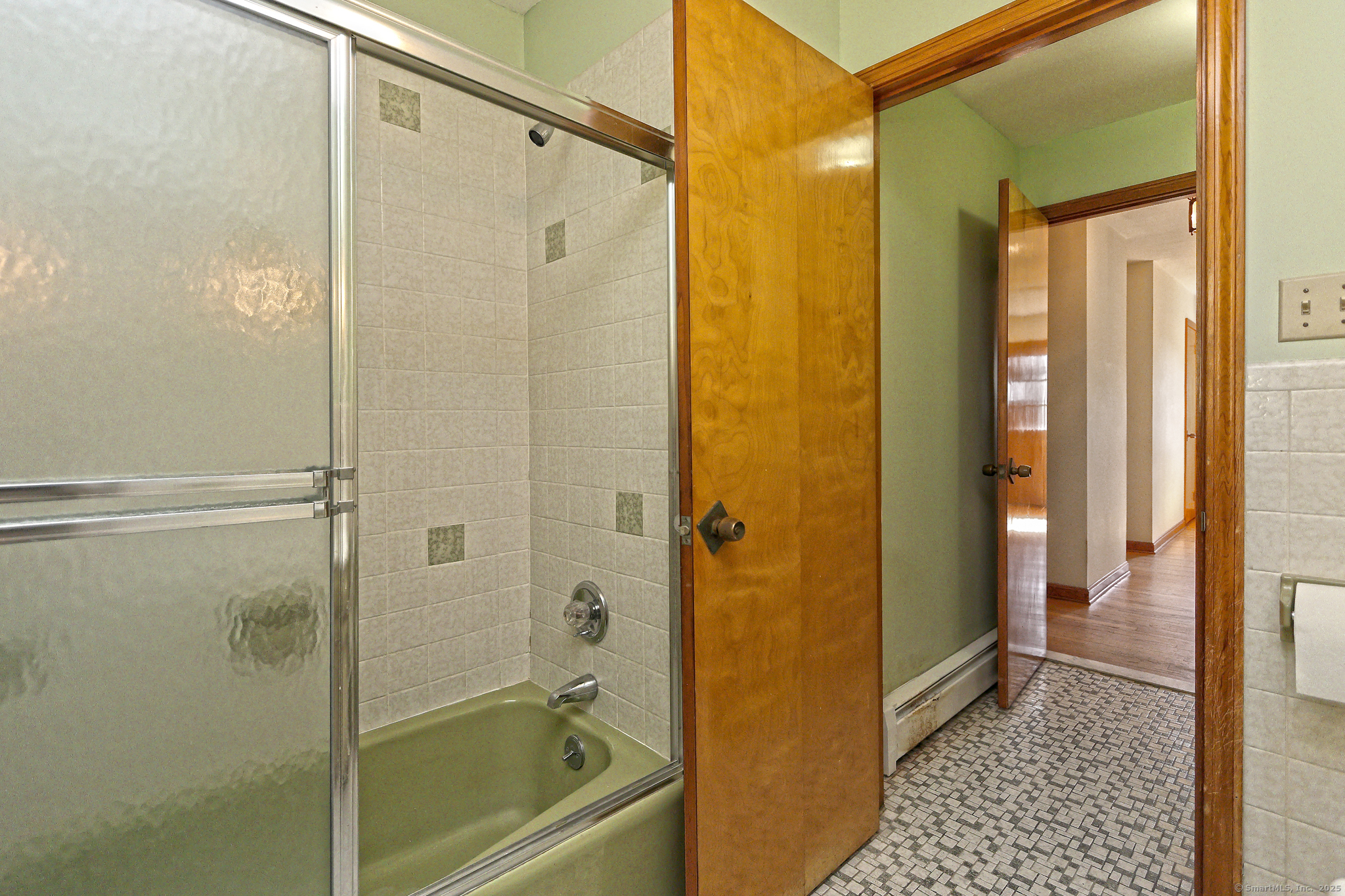 Hamden, Connecticut, 06518, United States, 4 Bedrooms Bedrooms, ,2 BathroomsBathrooms,Residential,For Sale,1940794
