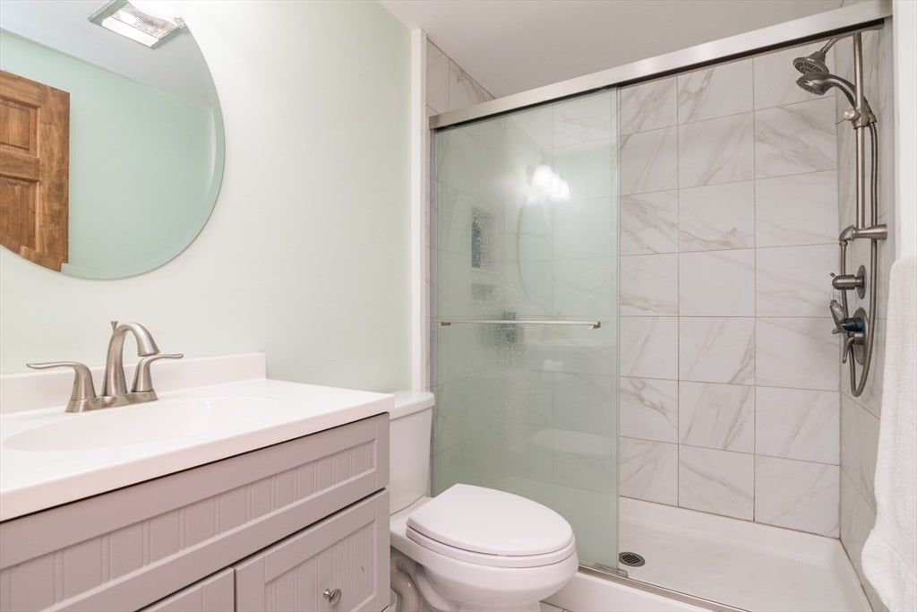 Montague, Massachusetts, 01376, United States, 5 Bedrooms Bedrooms, ,3 BathroomsBathrooms,Residential,For Sale,1901408