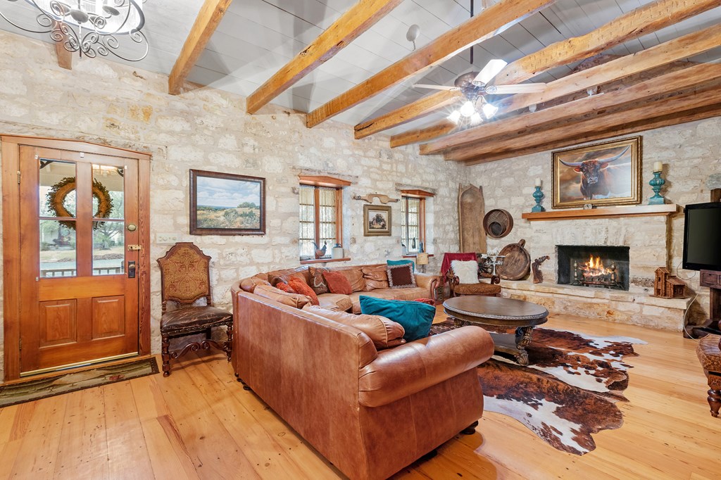 211 S Crockett St, Fredericksburg, Texas, 78624, United States, 3 Bedrooms Bedrooms, ,3 BathroomsBathrooms,Residential,For Sale,211 S Crockett St,1217754