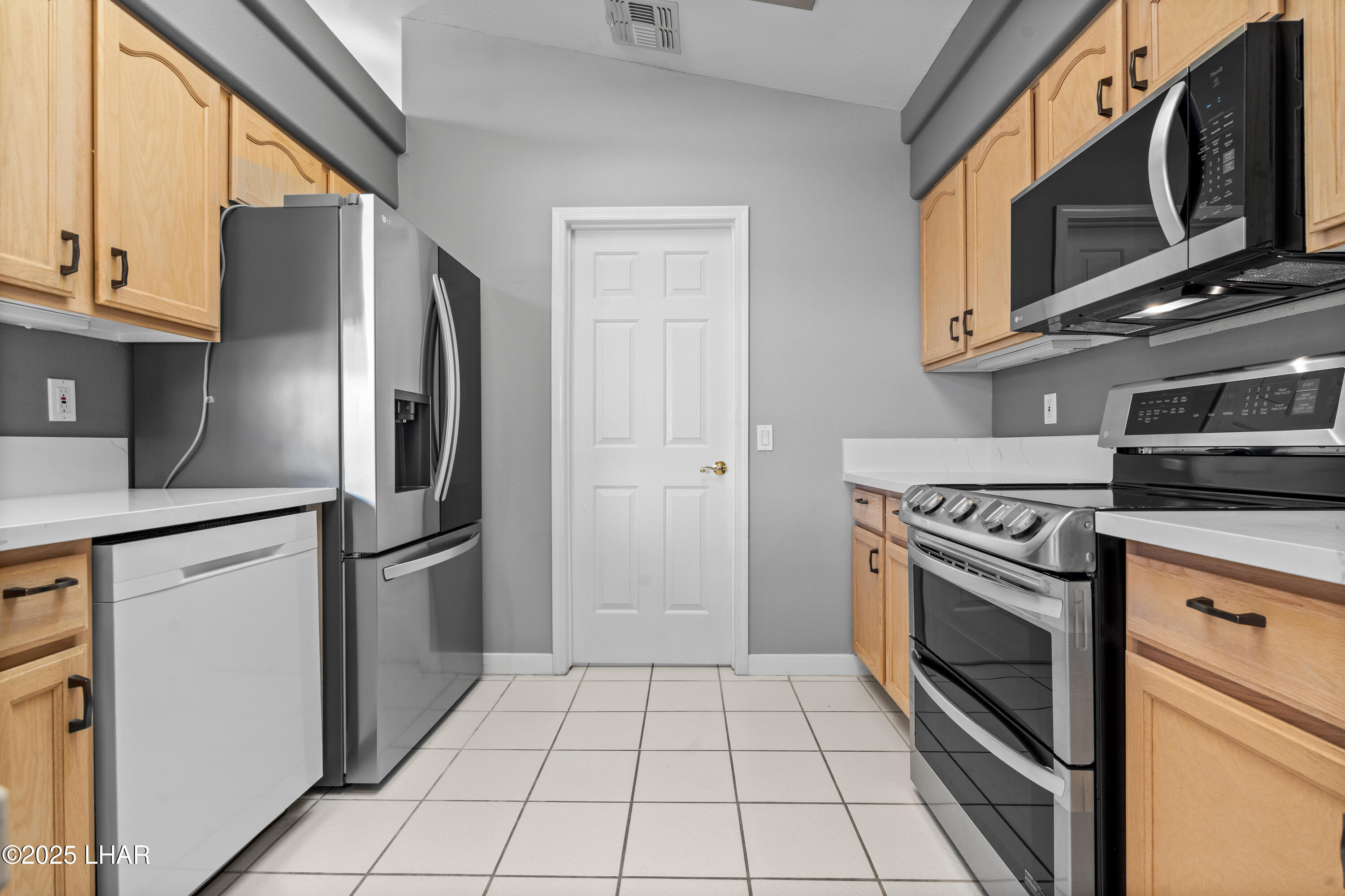 Lake Havasu City, Arizona, 86404, United States, 3 Bedrooms Bedrooms, ,Residential,For Sale,1988180