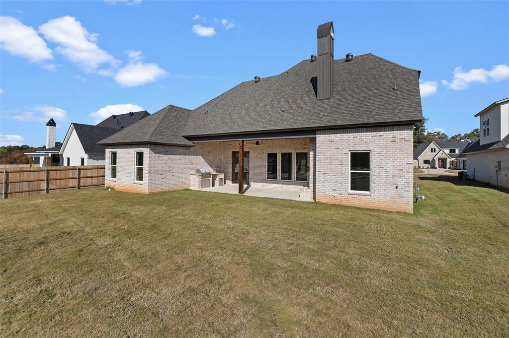 Shreveport, Louisiana, 71106, United States, 4 Bedrooms Bedrooms, ,4 BathroomsBathrooms,Residential,For Sale,1993078