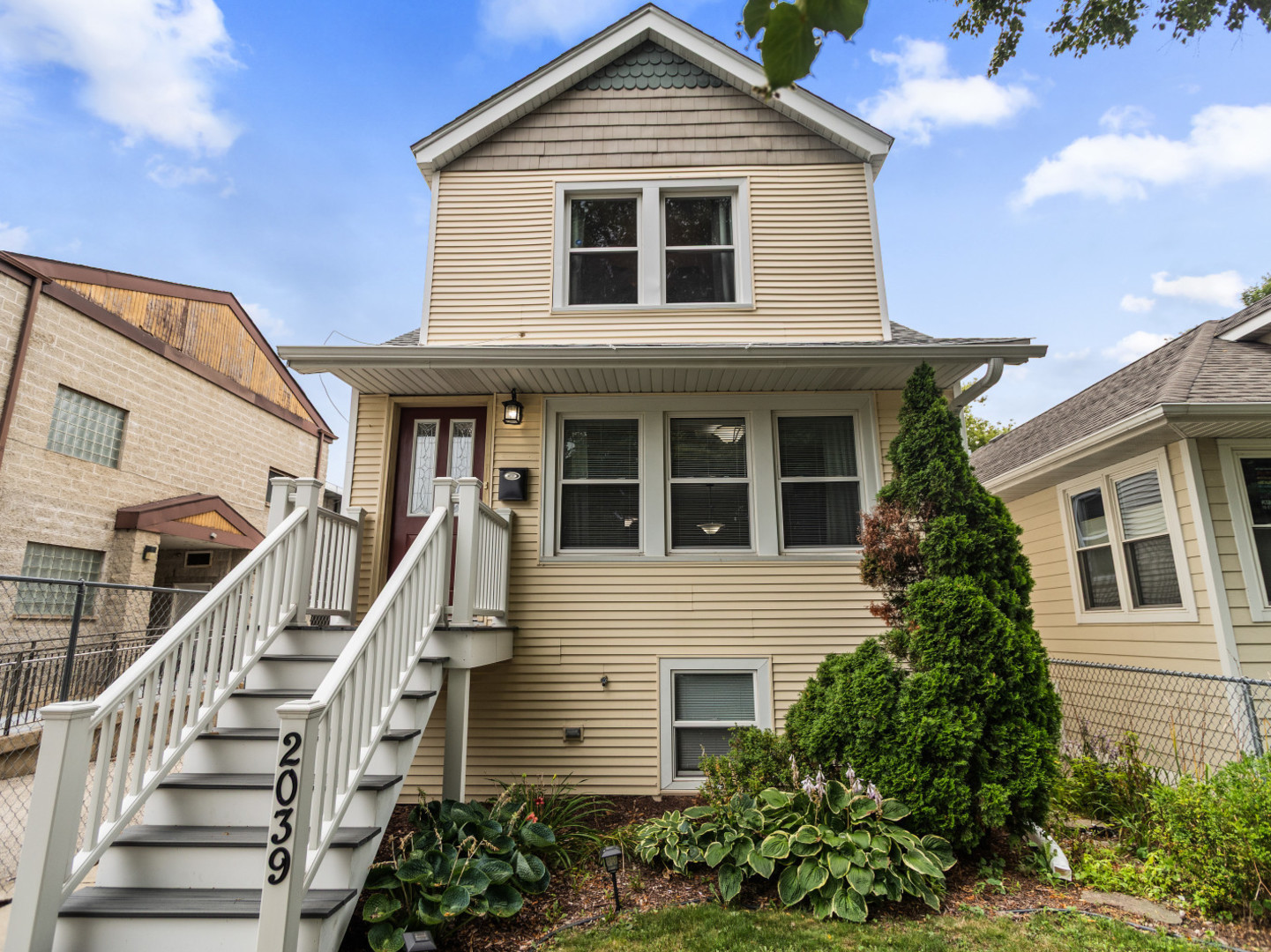 Evanston, Illinois, 60201, United States, 5 Bedrooms Bedrooms, ,3 BathroomsBathrooms,Residential,For Sale,1908877