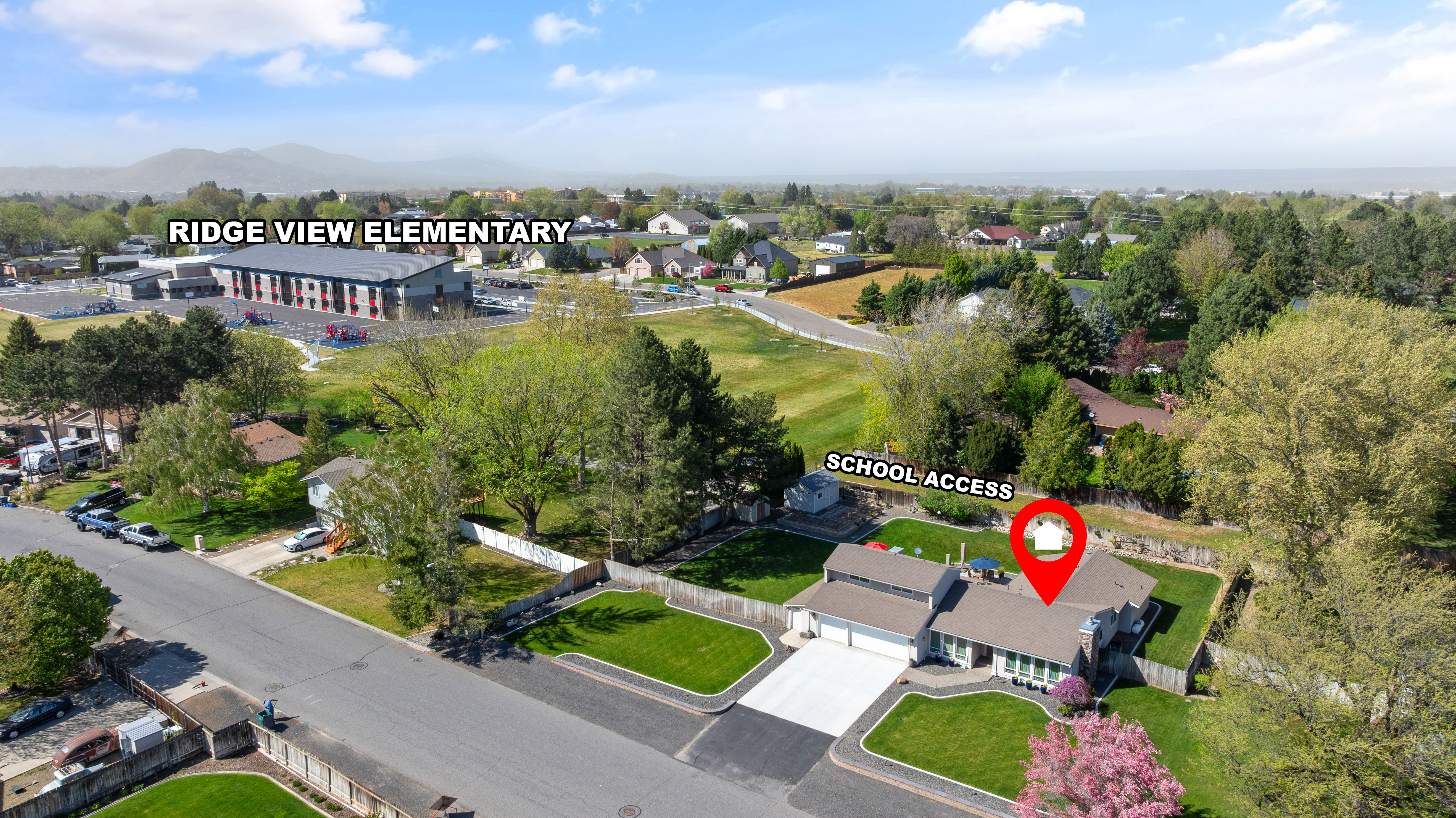  ROOM FOR SHOP/ POOL. IMMACULATELY CARED FOR HOME - 物件實景