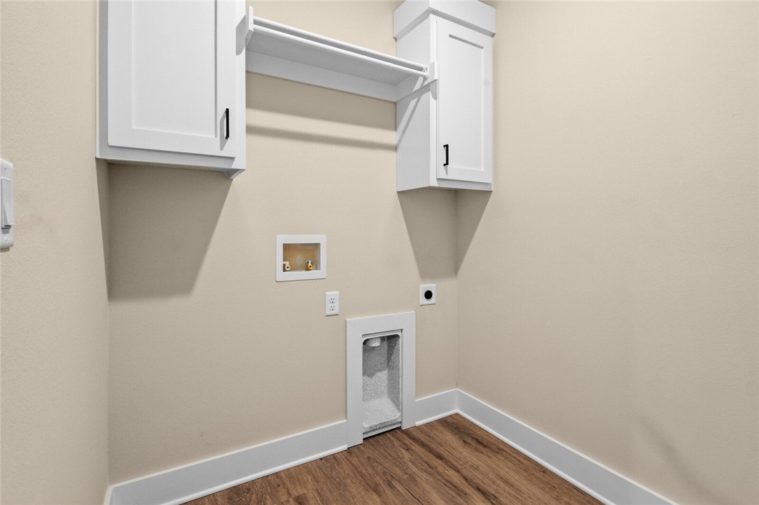 Centerton, Arkansas, 72719, United States, 4 Bedrooms Bedrooms, ,3 BathroomsBathrooms,Residential,For Sale,1890253