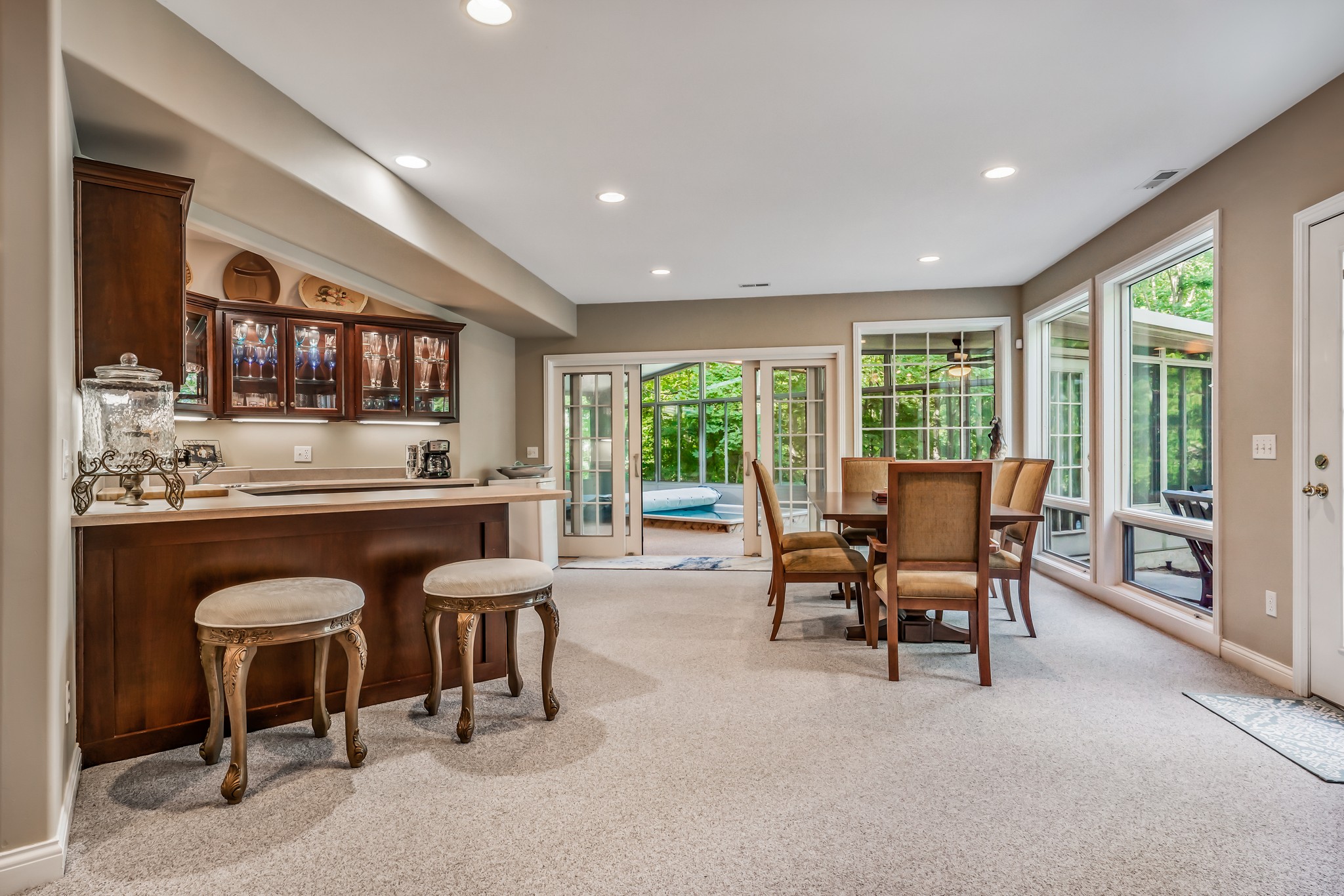  Exceptional Home Tucked Away on a Quiet Cul-De-Sac - 物件實景