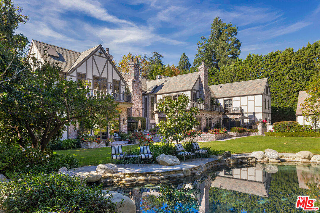 Beverly Hills, California, 90210, United States, 7 Bedrooms Bedrooms, ,9 BathroomsBathrooms,Residential,For Sale,1933482