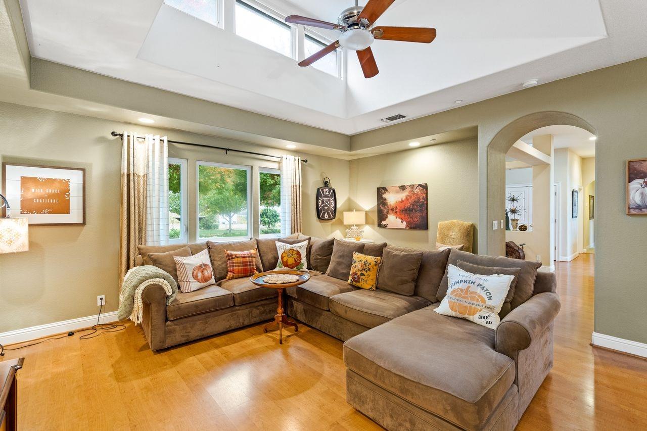 13751 SE Indio Drive, Sloughhouse, California, 95683, United States, 3 Bedrooms Bedrooms, ,3 BathroomsBathrooms,Residential,For Sale,13751 SE Indio Drive,1668295