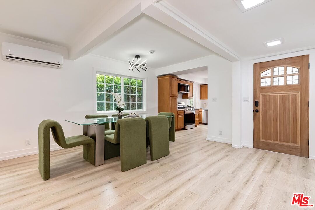 Los Angeles, California, 90064, United States, 3 Bedrooms Bedrooms, ,2 BathroomsBathrooms,Residential,For Sale,1777643