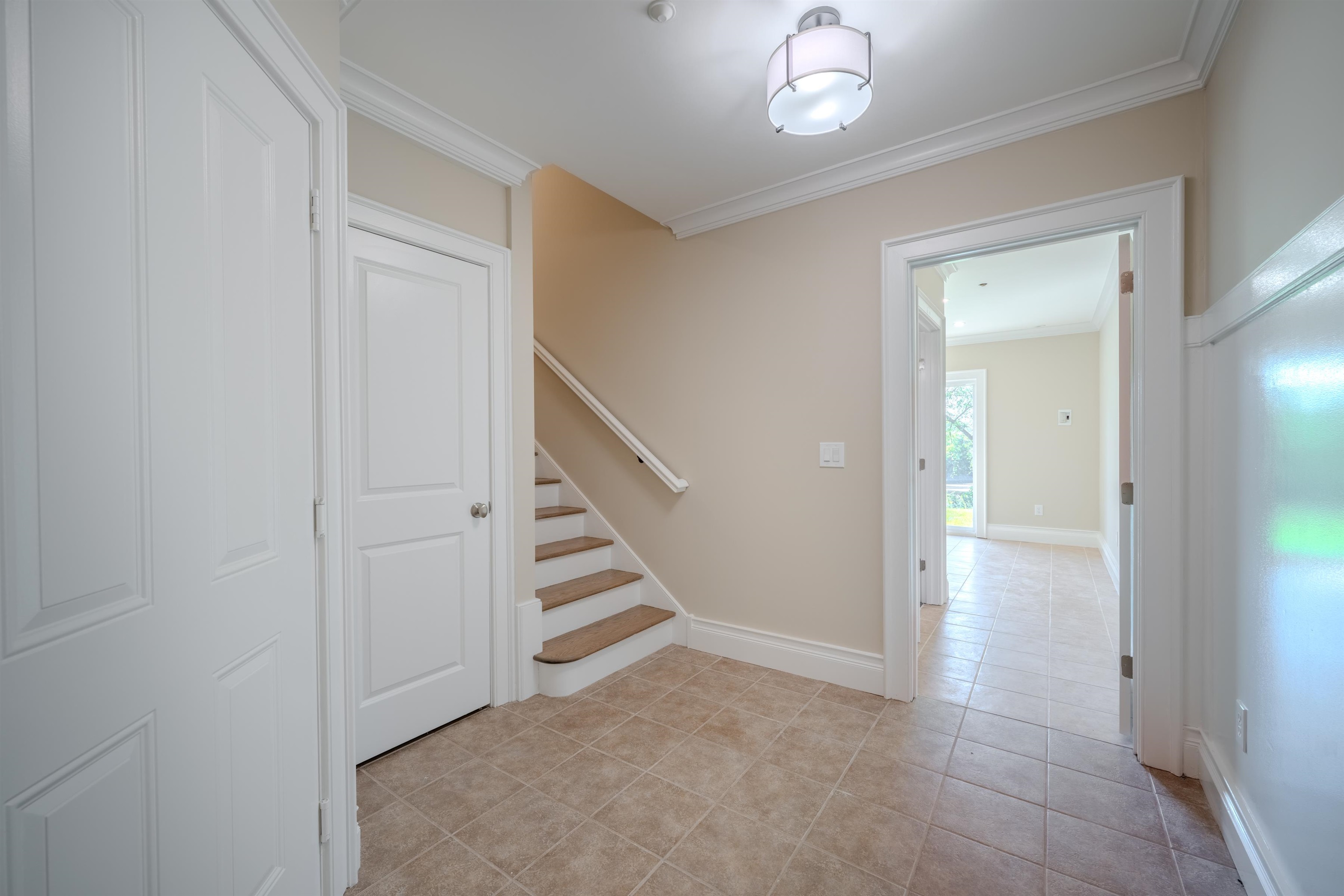 Manchester, New Hampshire, 03101, United States, 2 Bedrooms Bedrooms, ,1 BathroomBathrooms,Residential,For Sale,1933144
