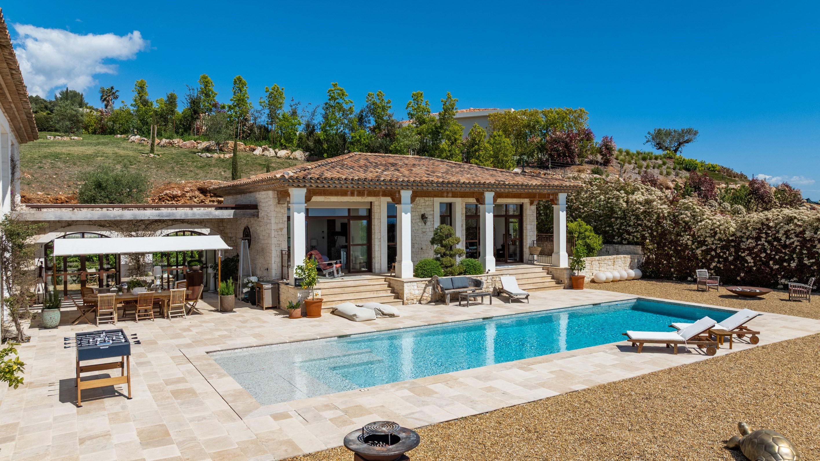  Roquefort-les-Pins villa with pool, 4 bedrooms and open views near Nice airport… - 物件實景