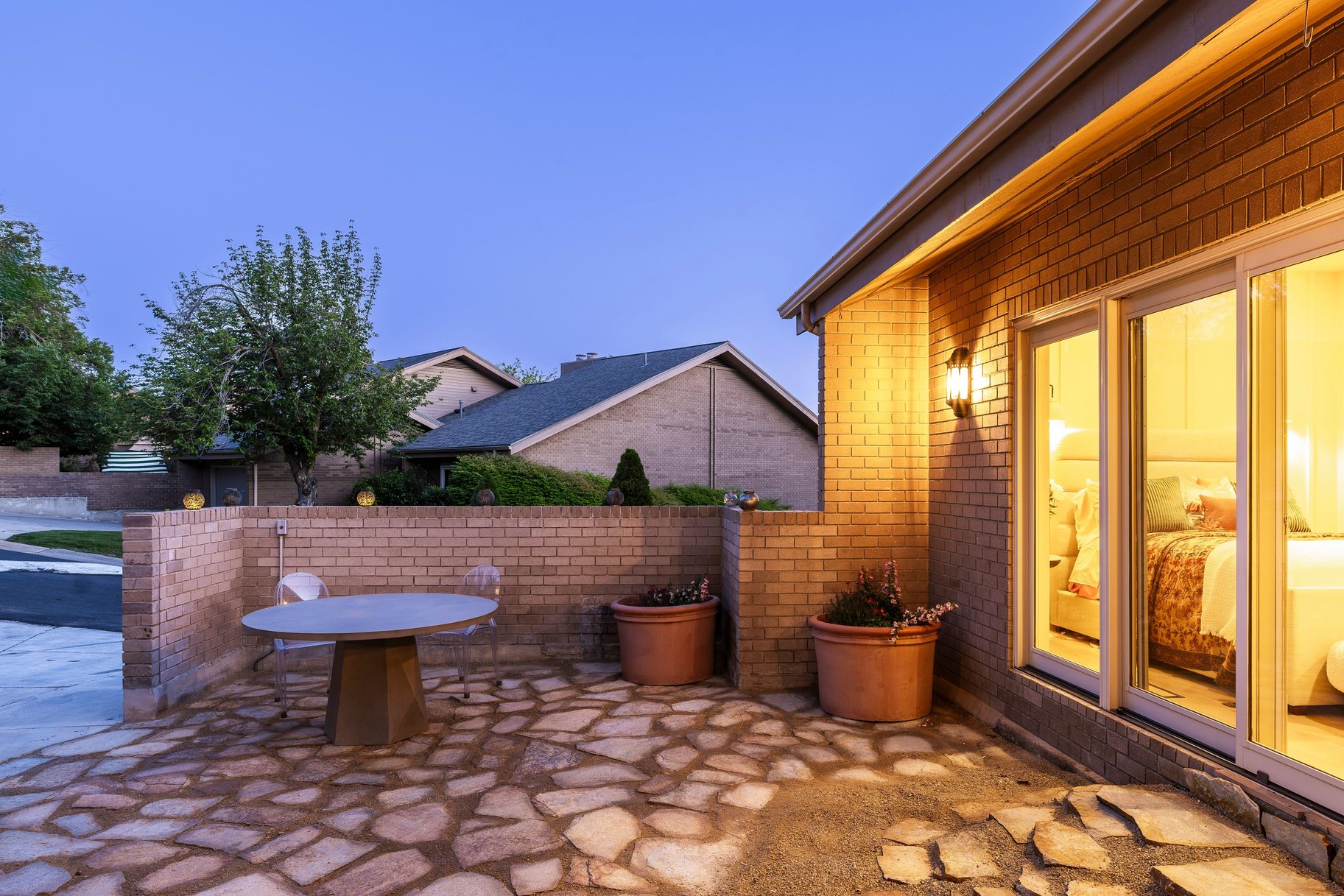  Fully Remodeled Entertainer