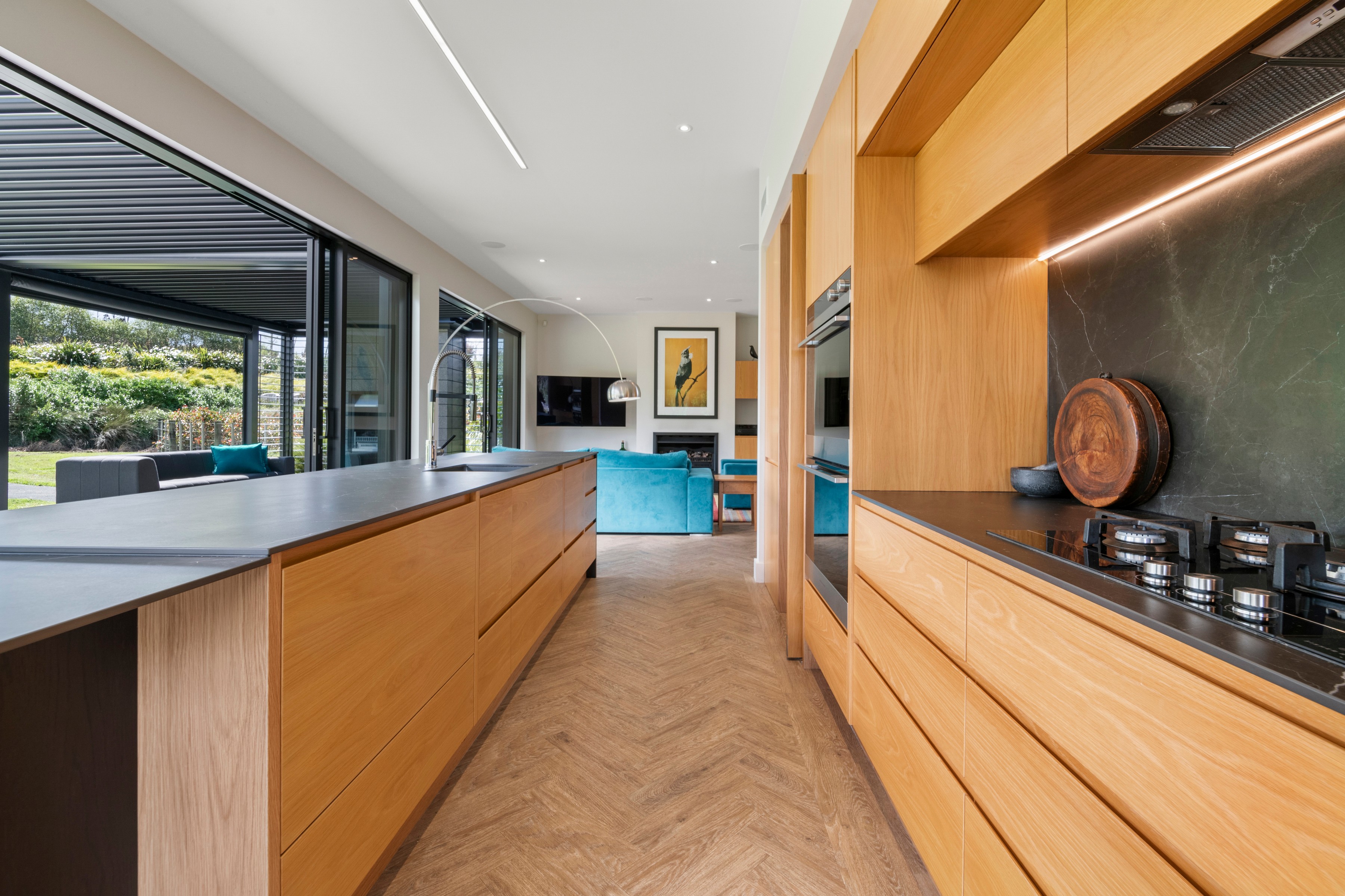  Lakeside Luxury — Now Selling by Auction - 物件實景