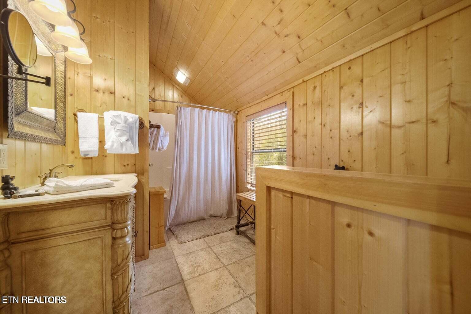 922 Scenic Tr, Gatlinburg, Tennessee, 37738, United States, 3 Bedrooms Bedrooms, ,3 BathroomsBathrooms,Residential,For Sale,922 Scenic Tr,1483117