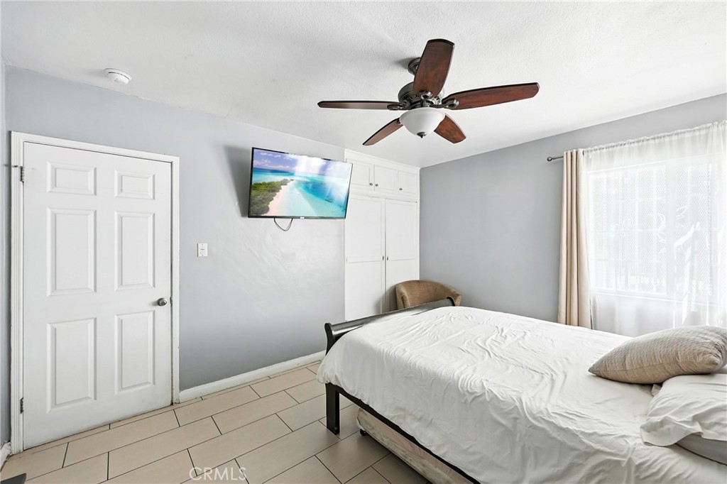 South Gate, California, 90280, United States, 2 Bedrooms Bedrooms, ,1 BathroomBathrooms,Residential,For Sale,1942759