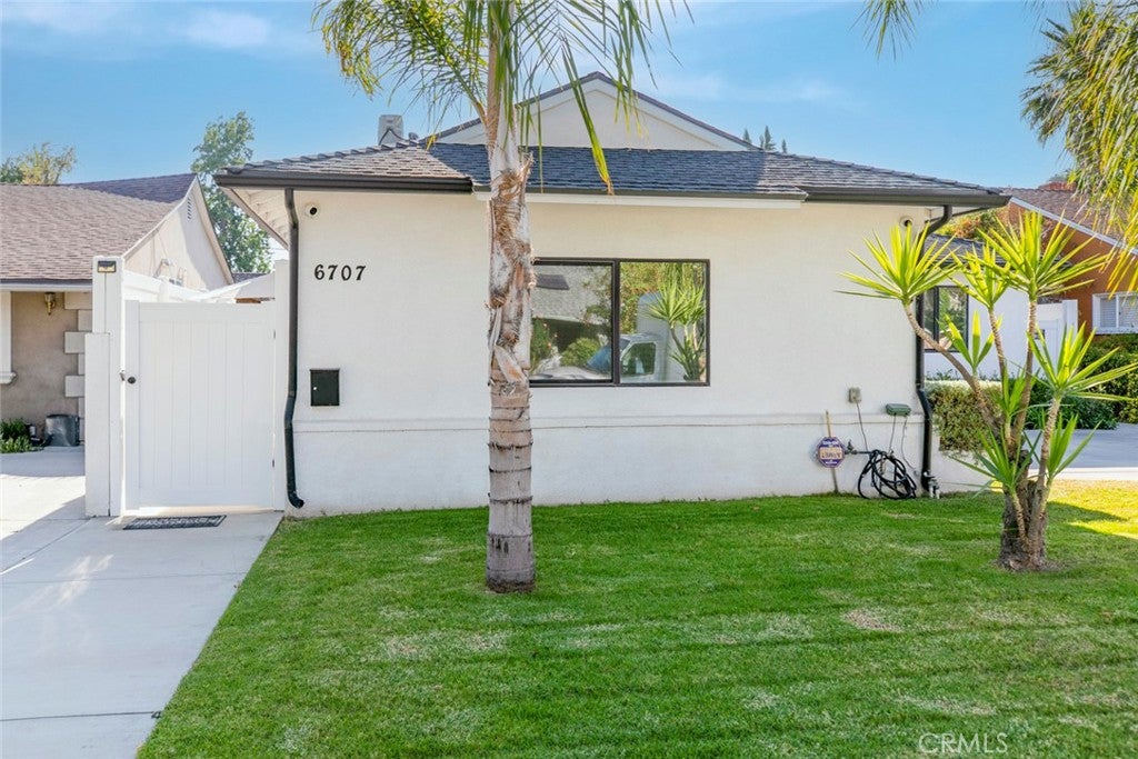 Valley Glen, California, 91405, United States, 3 Bedrooms Bedrooms, ,3 BathroomsBathrooms,Residential,For Sale,1938846
