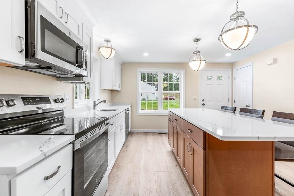 Plymouth, Massachusetts, 02360, United States, 3 Bedrooms Bedrooms, ,2 BathroomsBathrooms,Residential,For Sale,1979879