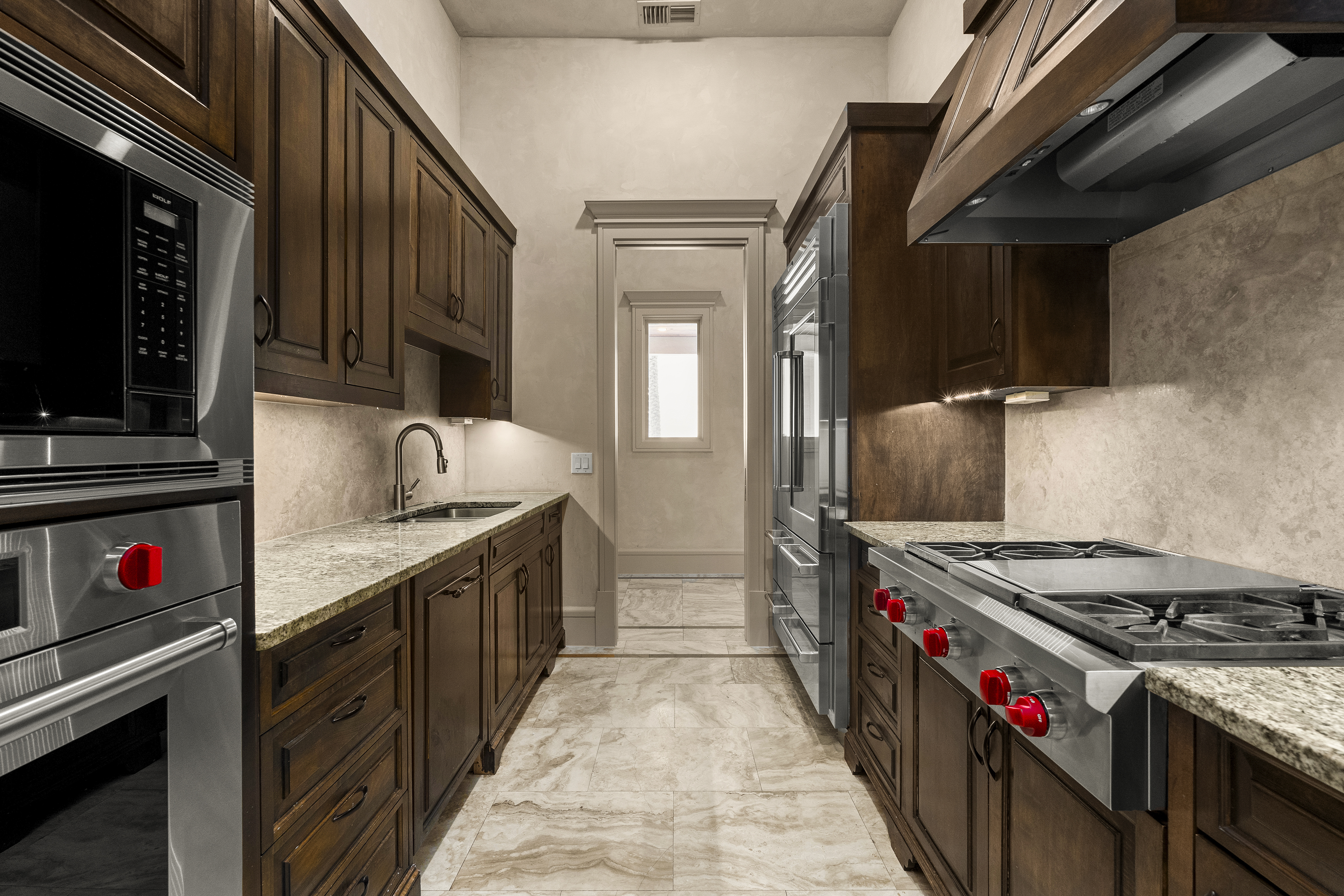  Mediterranean Style Estate in The Dominion - 物件實景