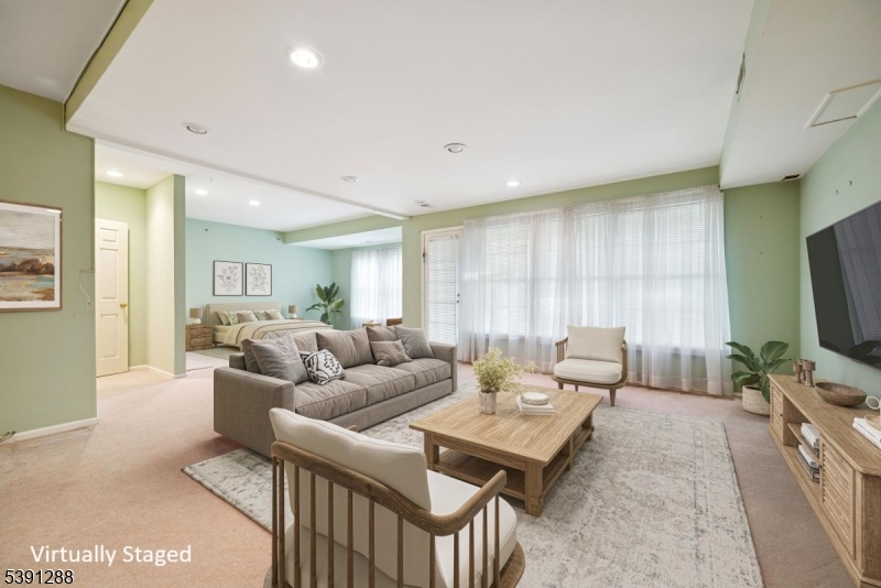 Bedminster Twp., New Jersey, 07921, United States, 2 Bedrooms Bedrooms, ,4 BathroomsBathrooms,Residential,For Sale,1988060