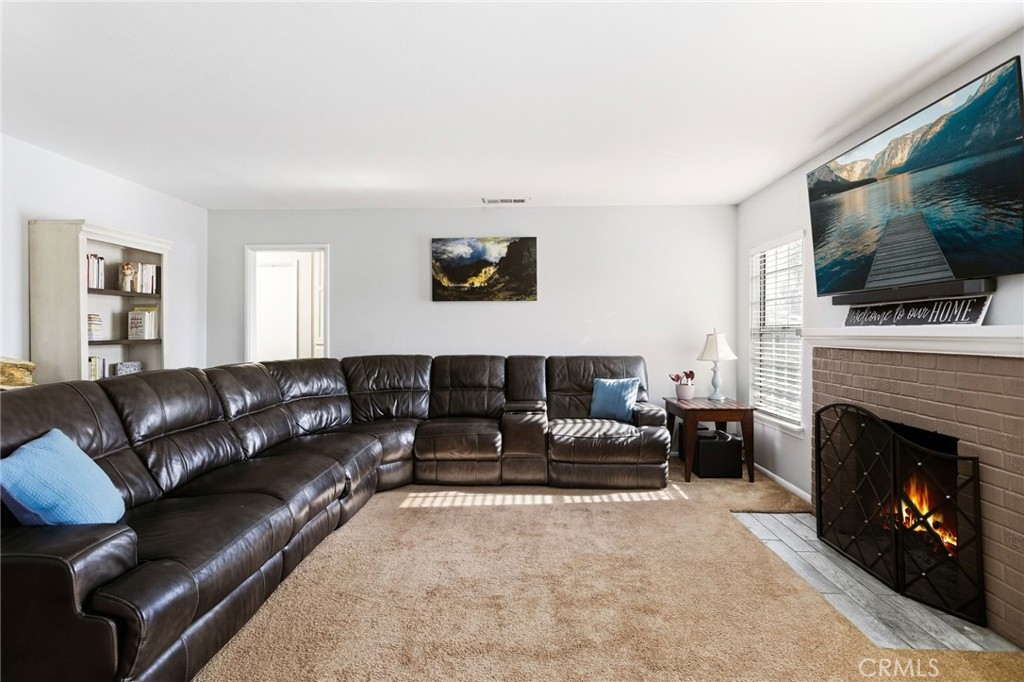 Fontana, California, 92336, United States, 4 Bedrooms Bedrooms, ,1 BathroomBathrooms,Residential,For Sale,2008784