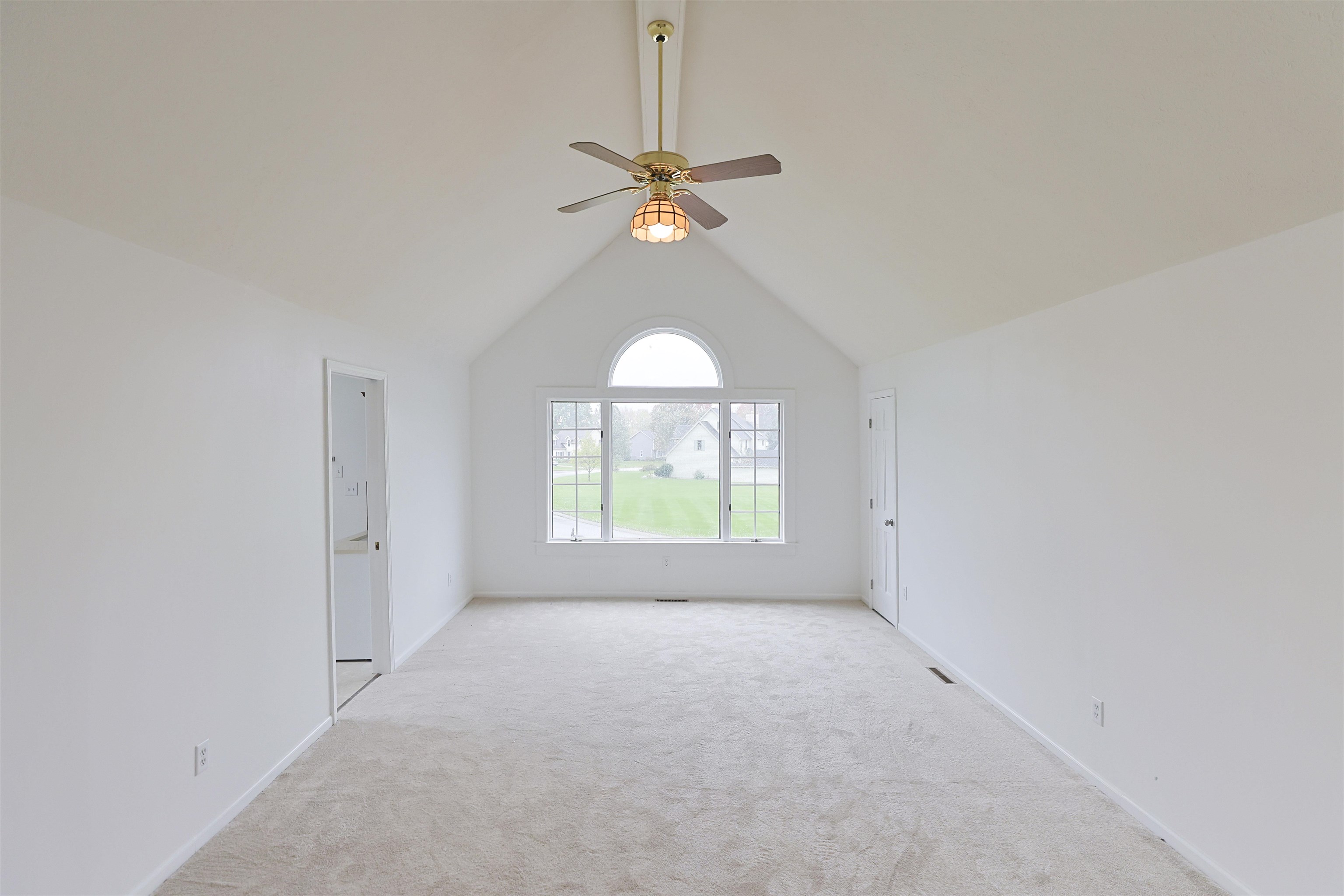 South Bend, Indiana, 46614, United States, 4 Bedrooms Bedrooms, ,4 BathroomsBathrooms,Residential,For Sale,1985327