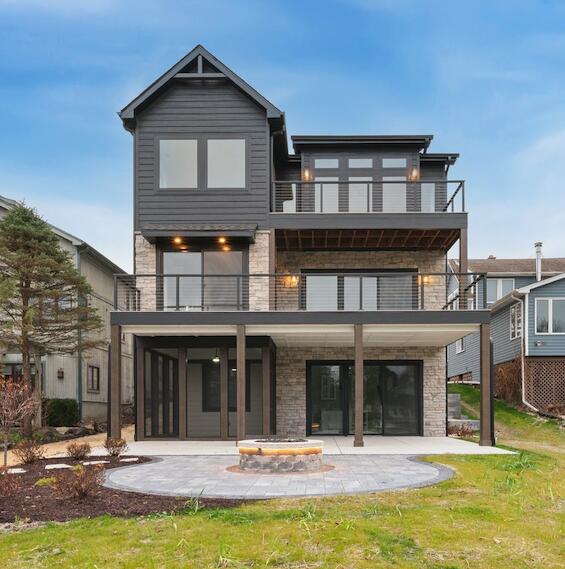 Burlington, Wisconsin, 53105, United States, 6 Bedrooms Bedrooms, ,4 BathroomsBathrooms,Residential,For Sale,2003027