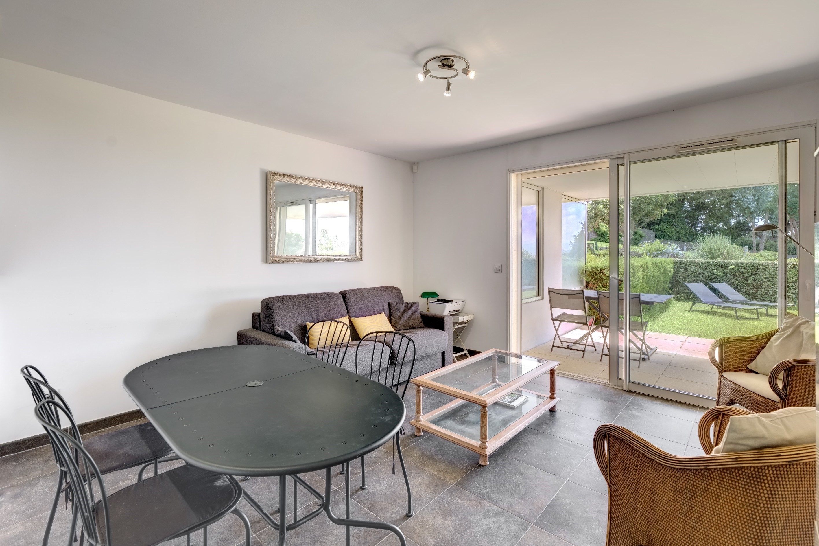  Cannes La Californie, one bedroom apartment with south facing terrace and garden - 物件實景