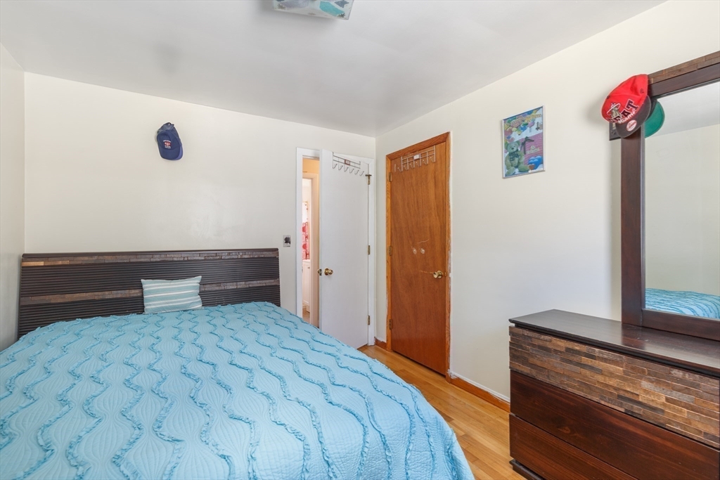 Waltham, Massachusetts, 02451, United States, 3 Bedrooms Bedrooms, ,2 BathroomsBathrooms,Residential,For Sale,1894263