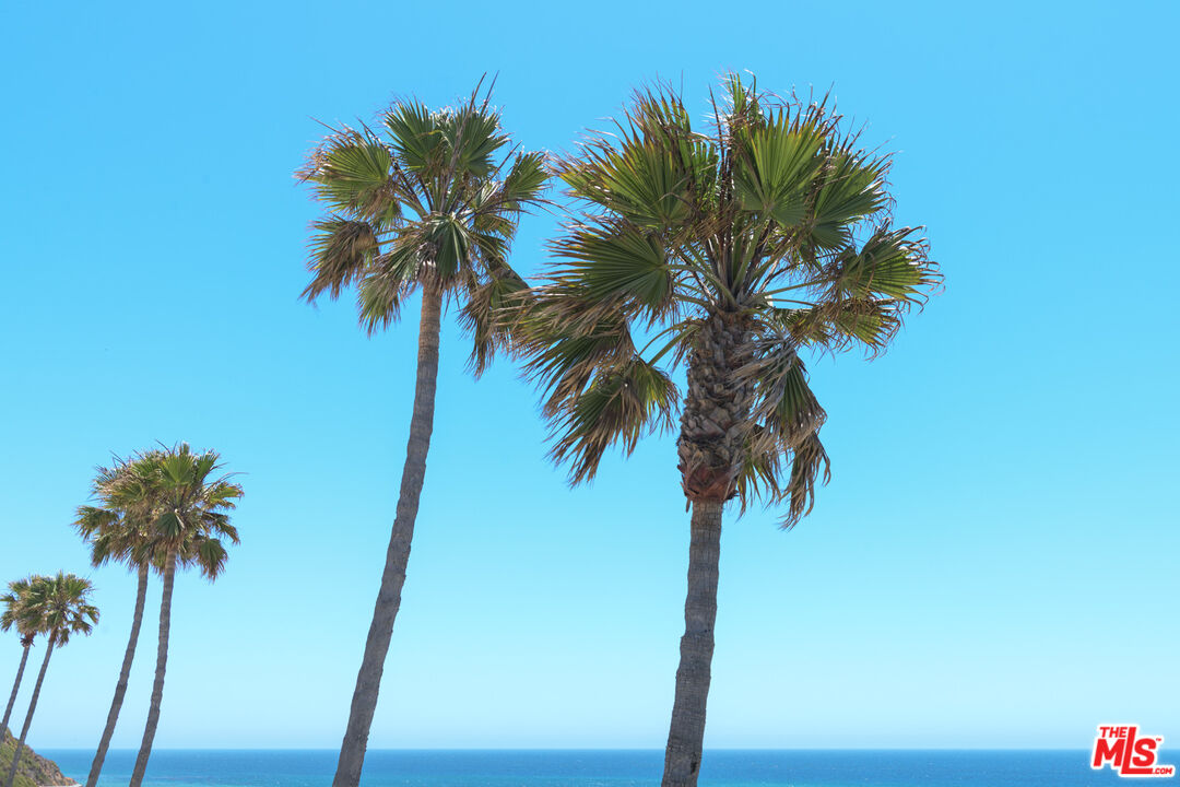 Malibu, California, 90265, United States, 2 Bedrooms Bedrooms, ,1 BathroomBathrooms,Residential,For Sale,1895662