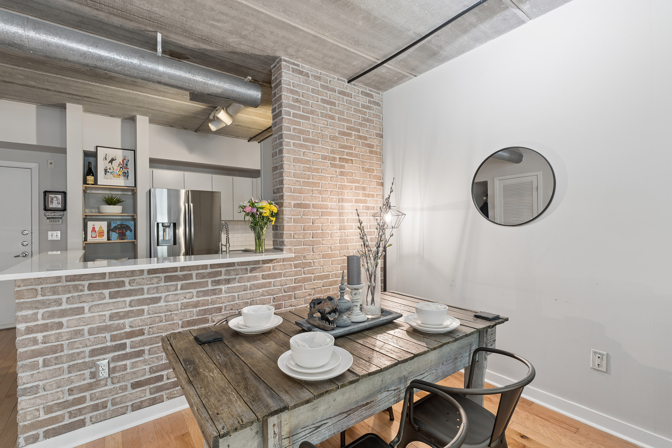  Spacious Heart-of-Midtown Condo - 物件實景