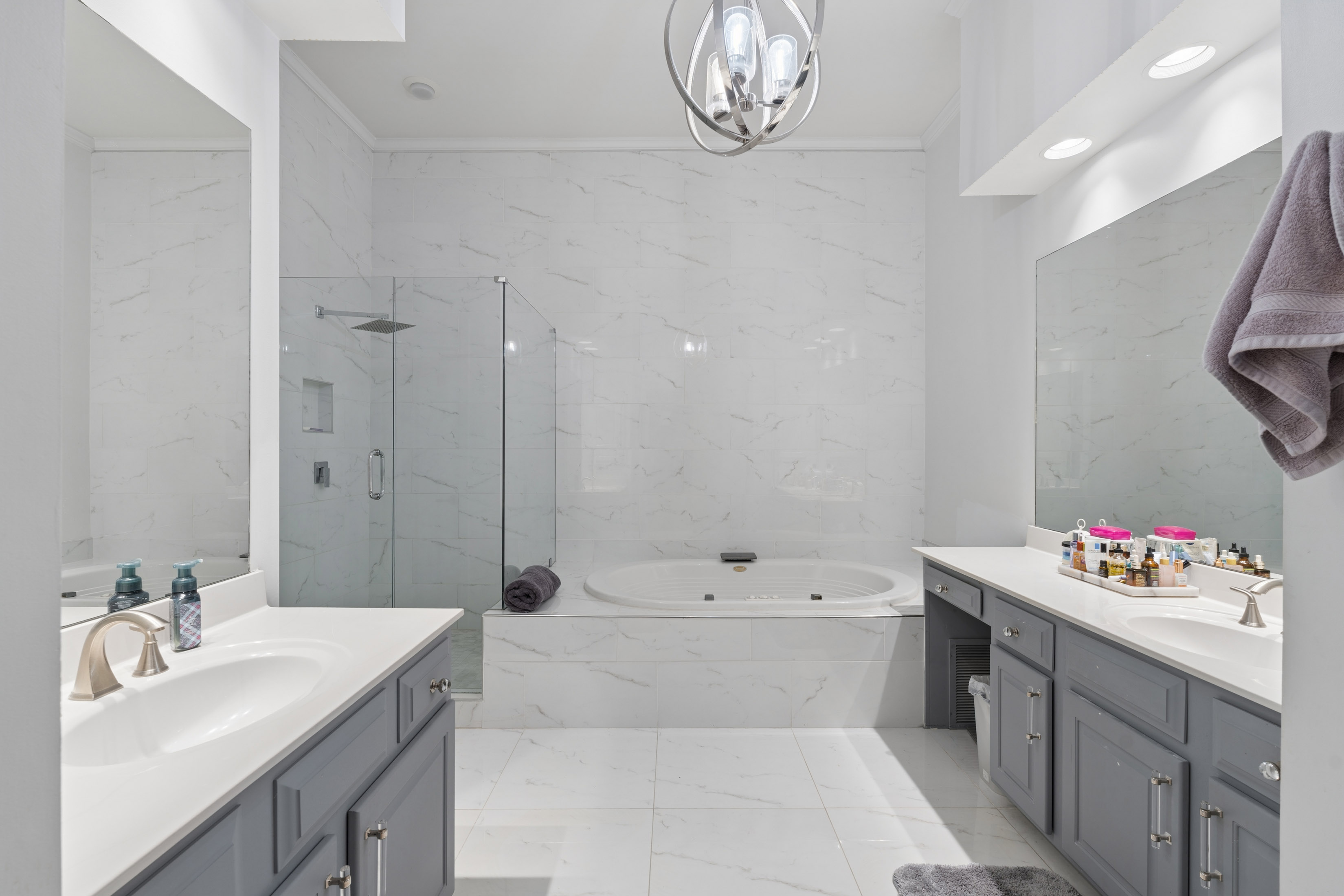  Elegant and Light-filled Townhome in Gated Olde Ivy at Vinings Community - 物件實景