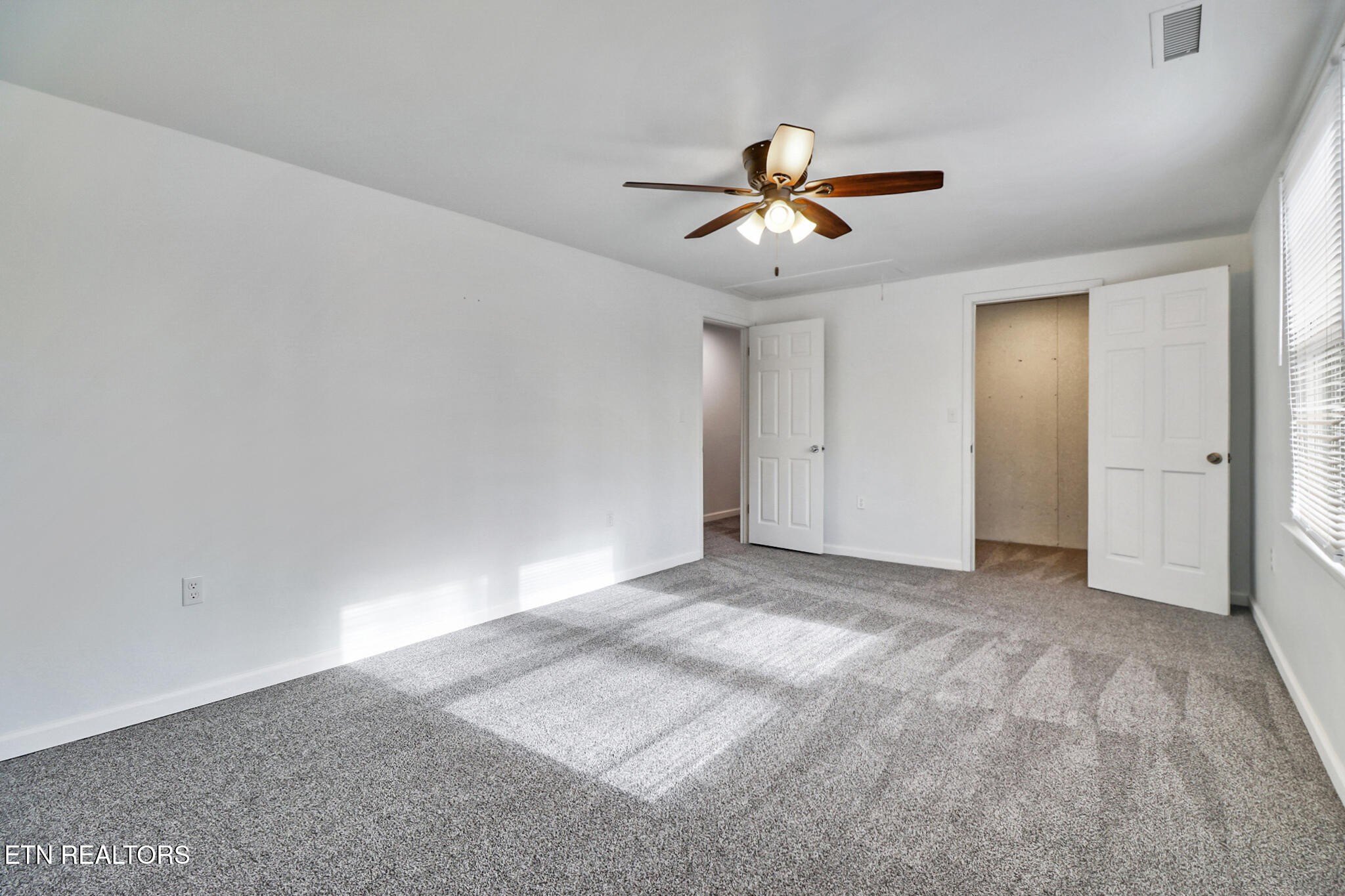 Crossville, Tennessee, 38555, United States, 4 Bedrooms Bedrooms, ,3 BathroomsBathrooms,Residential,For Sale,2005709