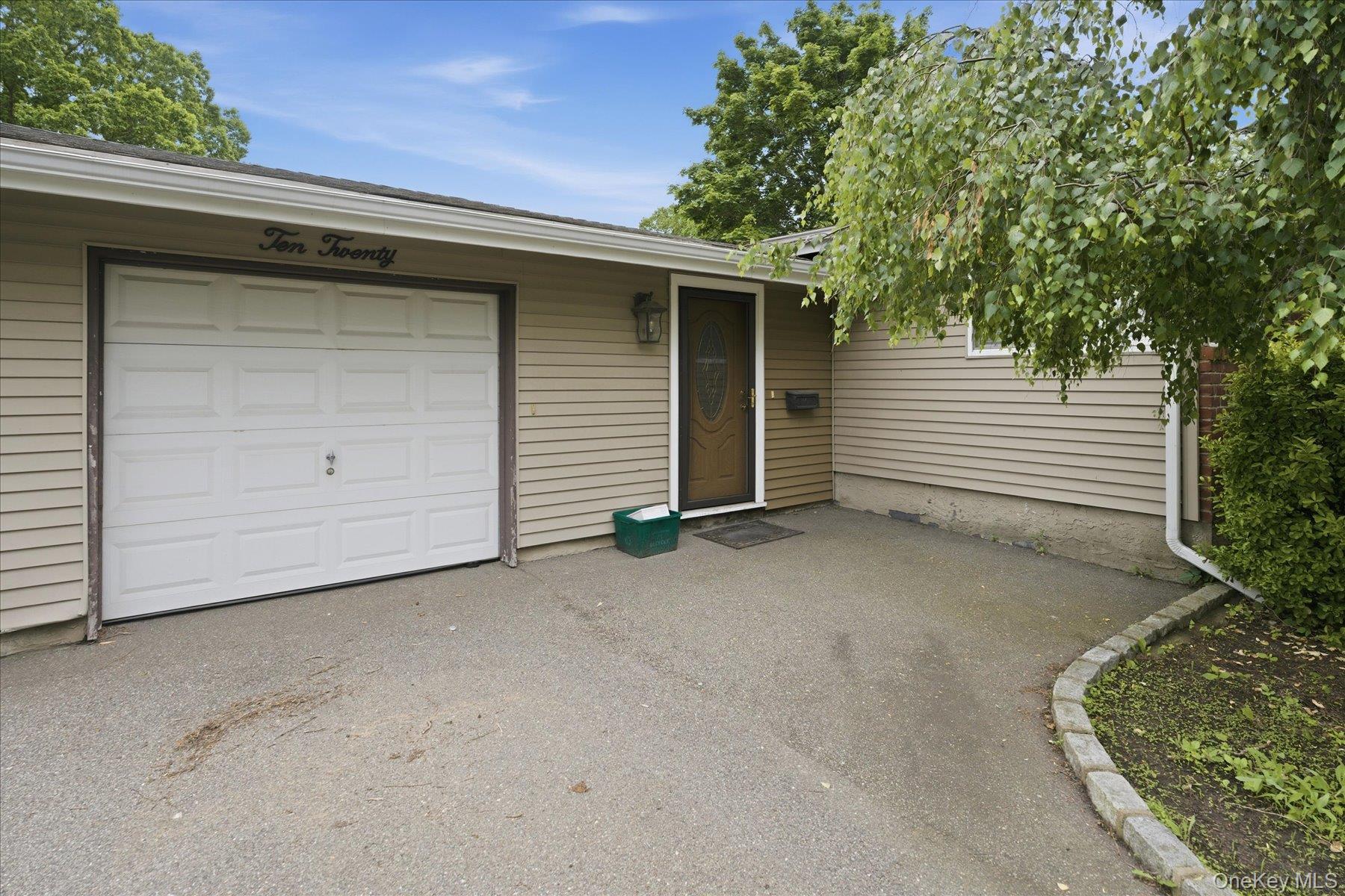  1020 Commack Road, Dix Hills, NY, 11746 - 物件實景