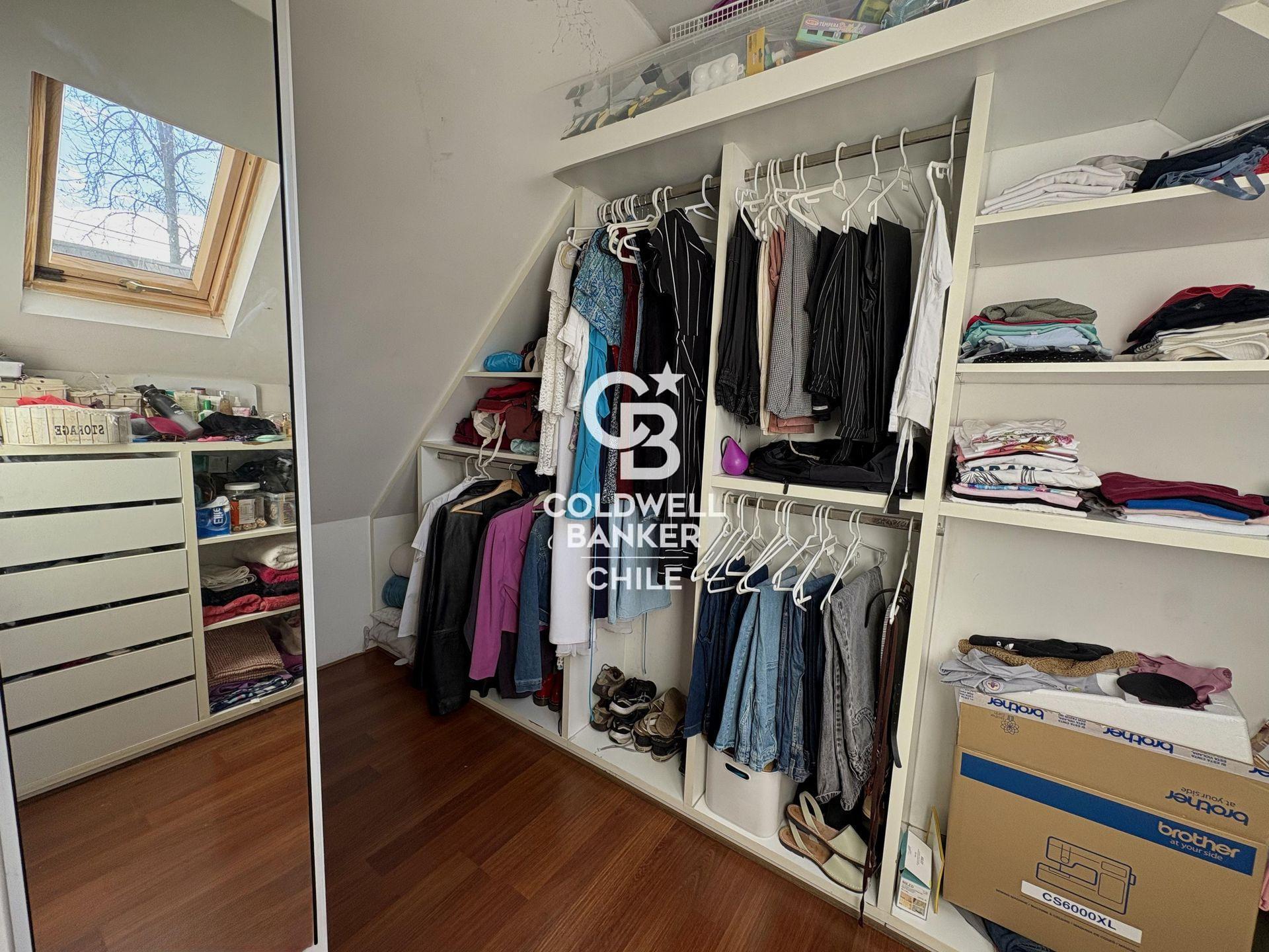 Las Condes, Chile, 5 Bedrooms Bedrooms, ,4 BathroomsBathrooms,Residential,For Sale,1932128
