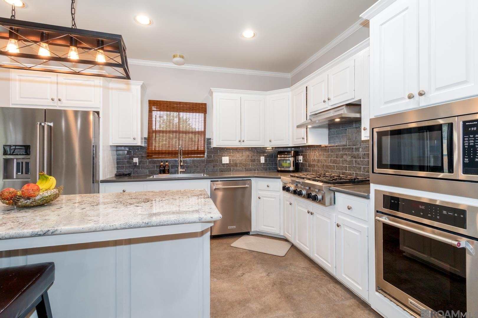 Baton Rouge, Louisiana, 70808, United States, 4 Bedrooms Bedrooms, ,3 BathroomsBathrooms,Residential,For Sale,2008098