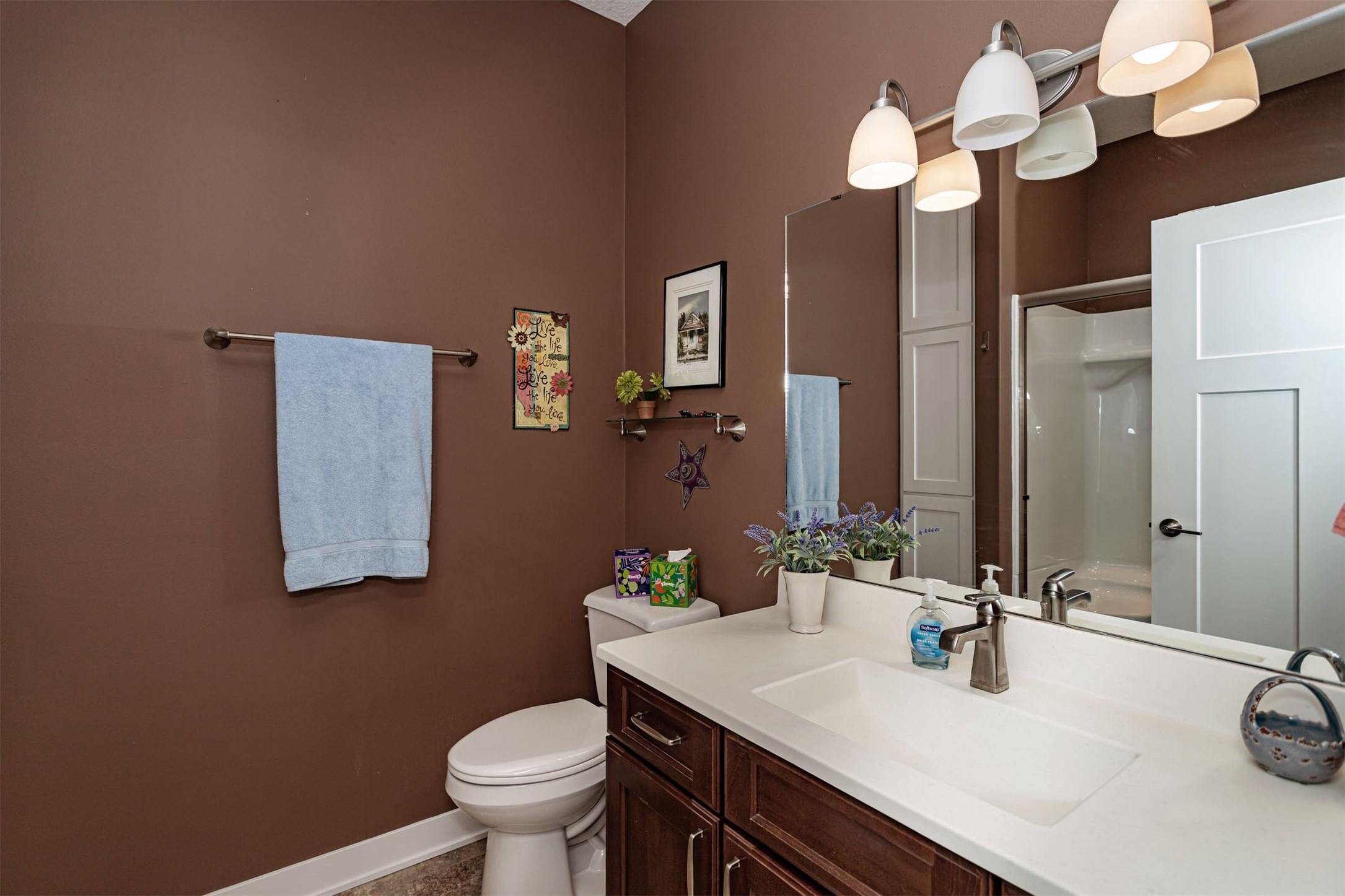 Huxley, Iowa, 50124, United States, 3 Bedrooms Bedrooms, ,4 BathroomsBathrooms,Residential,For Sale,1975507