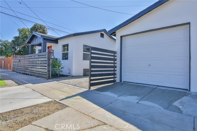 Los Angeles, California, 90061, United States, 2 Bedrooms Bedrooms, ,2 BathroomsBathrooms,Residential,For Sale,2000057