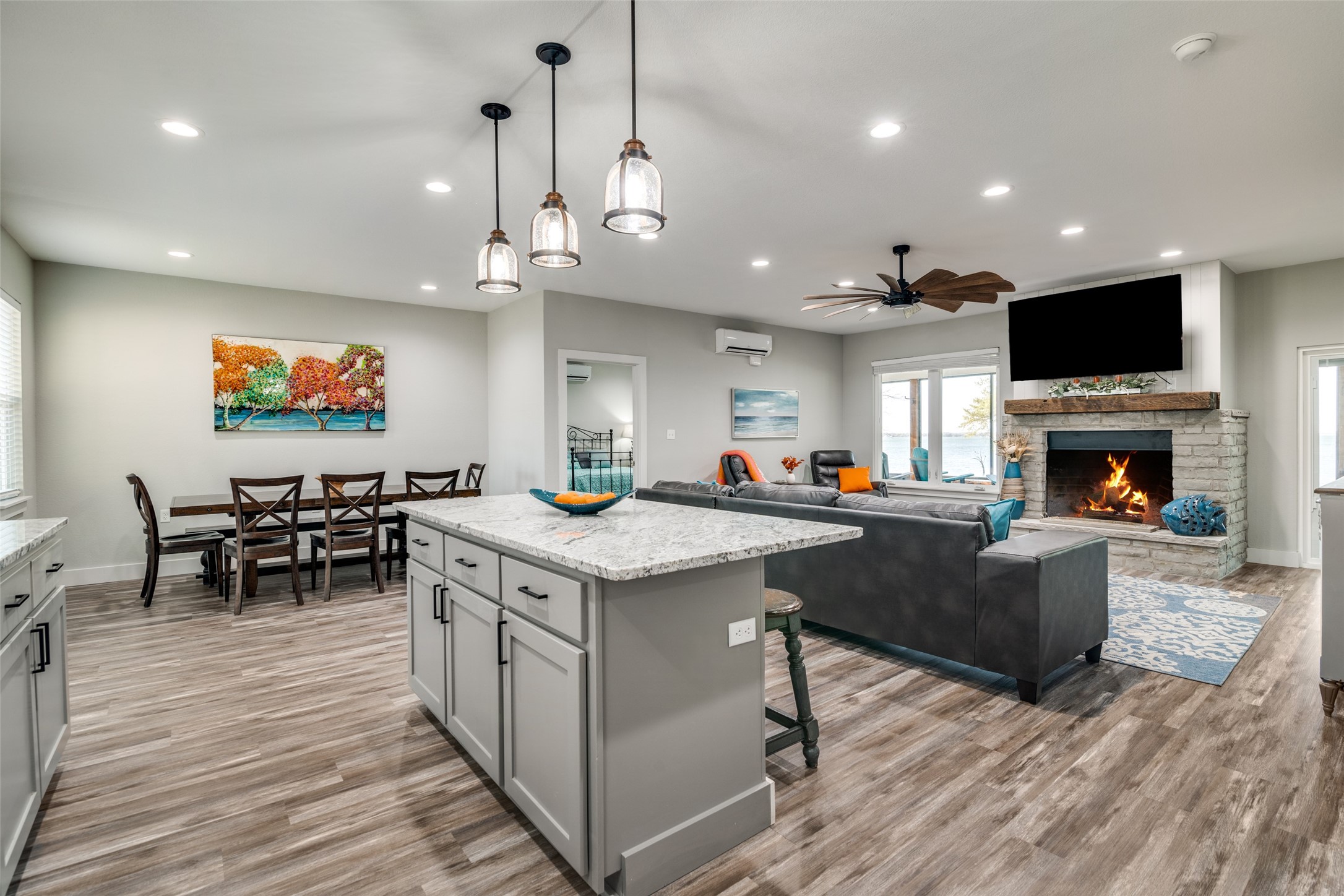 Streetman, Texas, 75859, United States, 2 Bedrooms Bedrooms, ,3 BathroomsBathrooms,Residential,For Sale,1985464