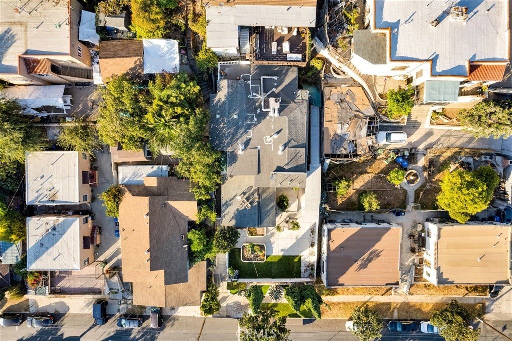 Echo Park, California, 90026, United States, 6 Bedrooms Bedrooms, ,6 BathroomsBathrooms,Residential,For Sale,1981292