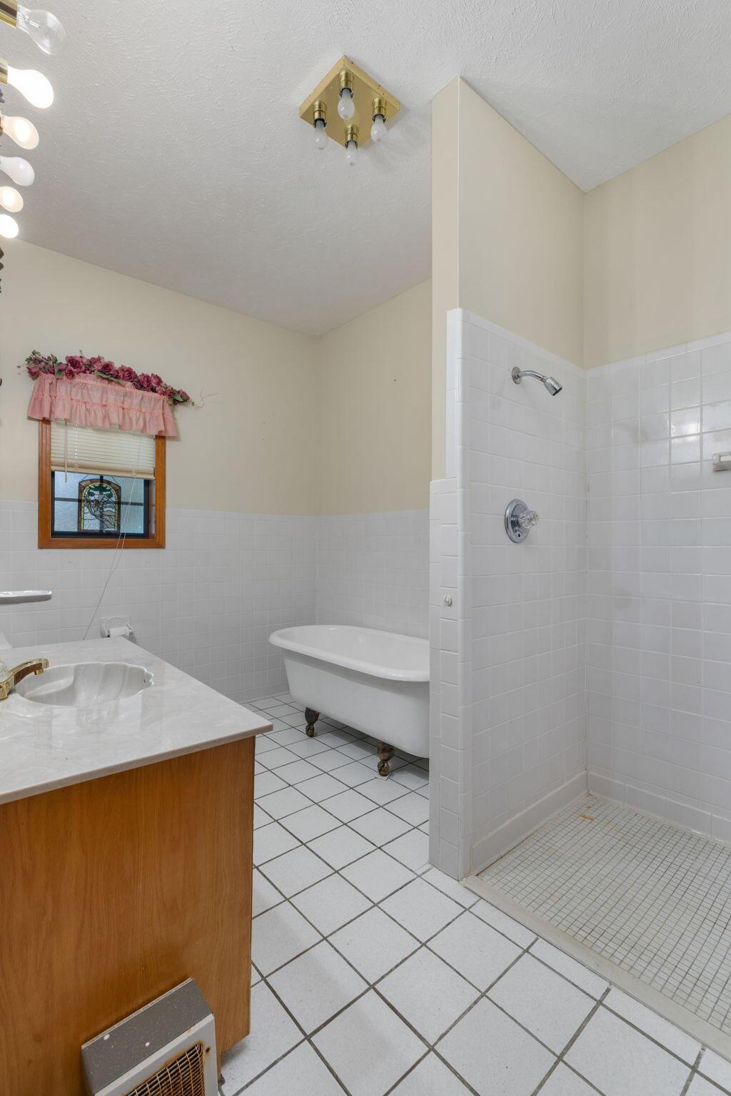 Reagan, Tennessee, 38368, United States, 6 Bedrooms Bedrooms, ,5 BathroomsBathrooms,Residential,For Sale,1927182