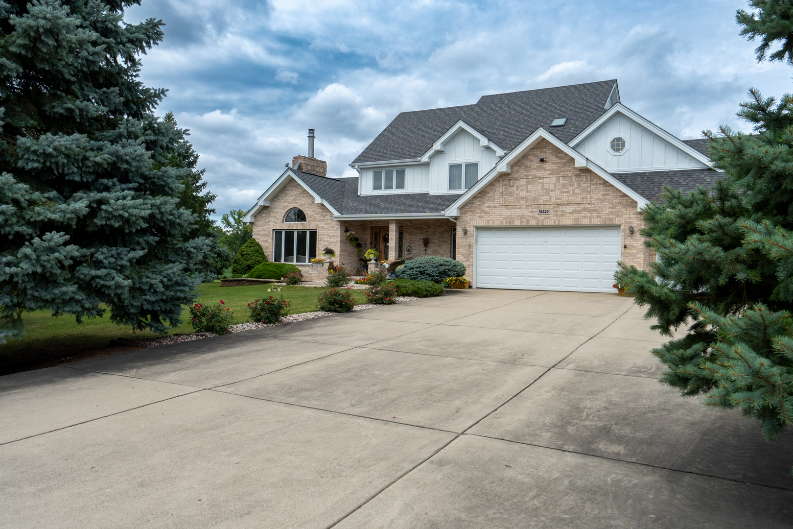 Lockport, Illinois, 60441, United States, 4 Bedrooms Bedrooms, ,3 BathroomsBathrooms,Residential,For Sale,1857628
